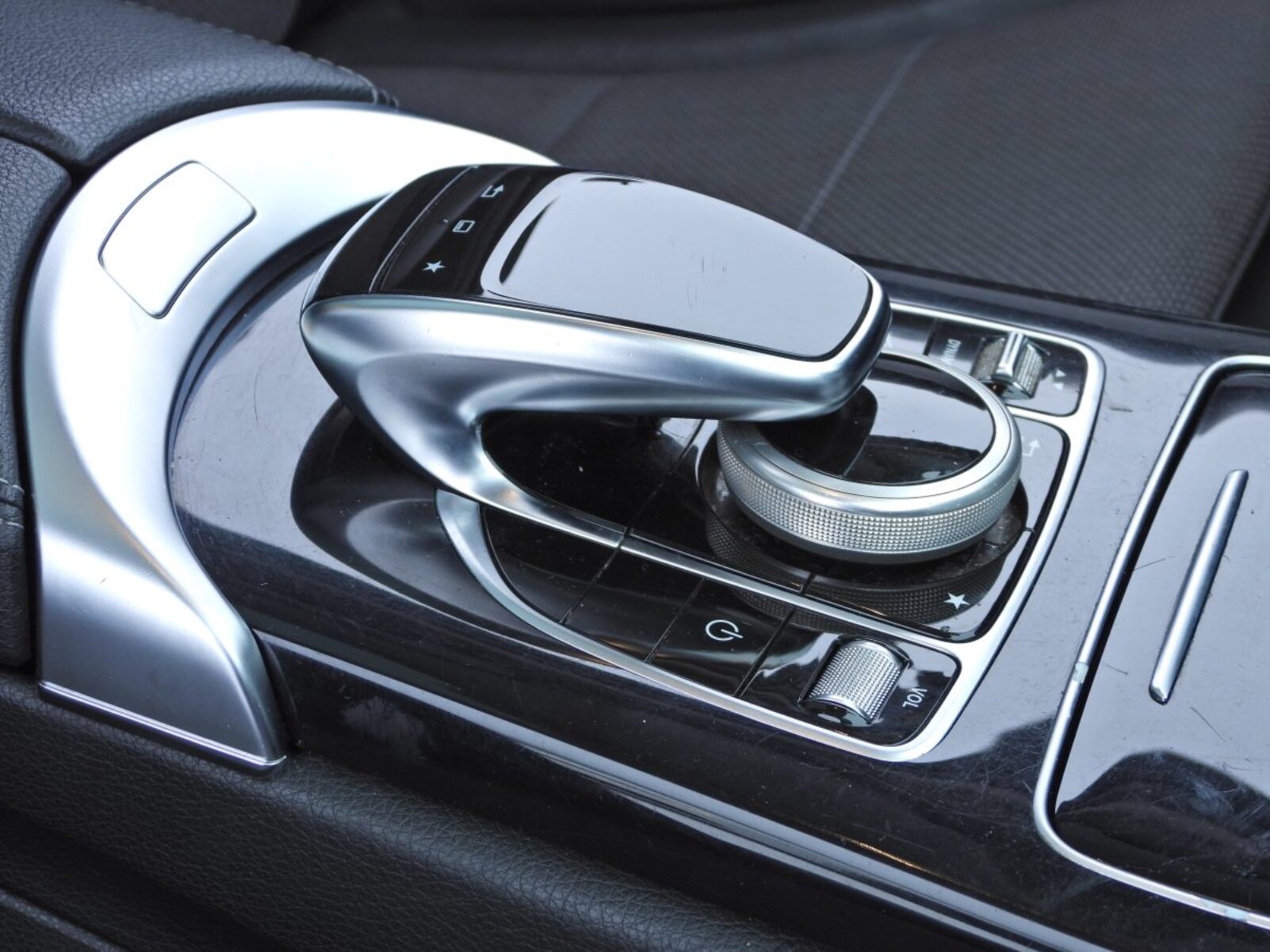 MERCEDES BENZ C220 D