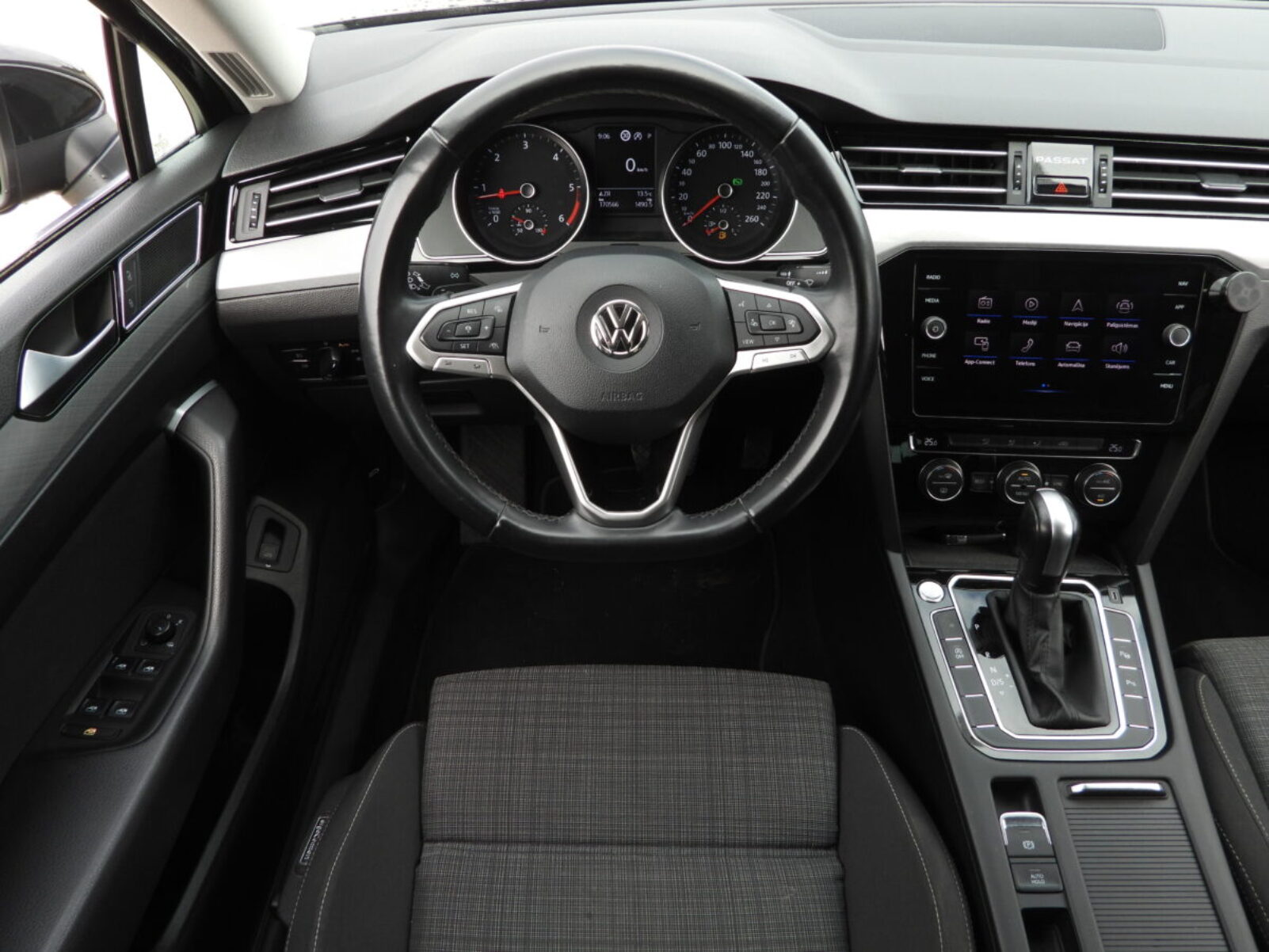 VW PASSAT