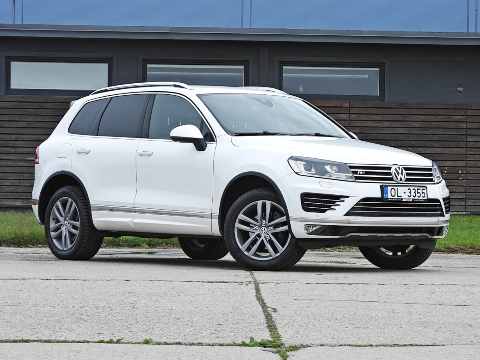 VW TOUAREG R-LINE