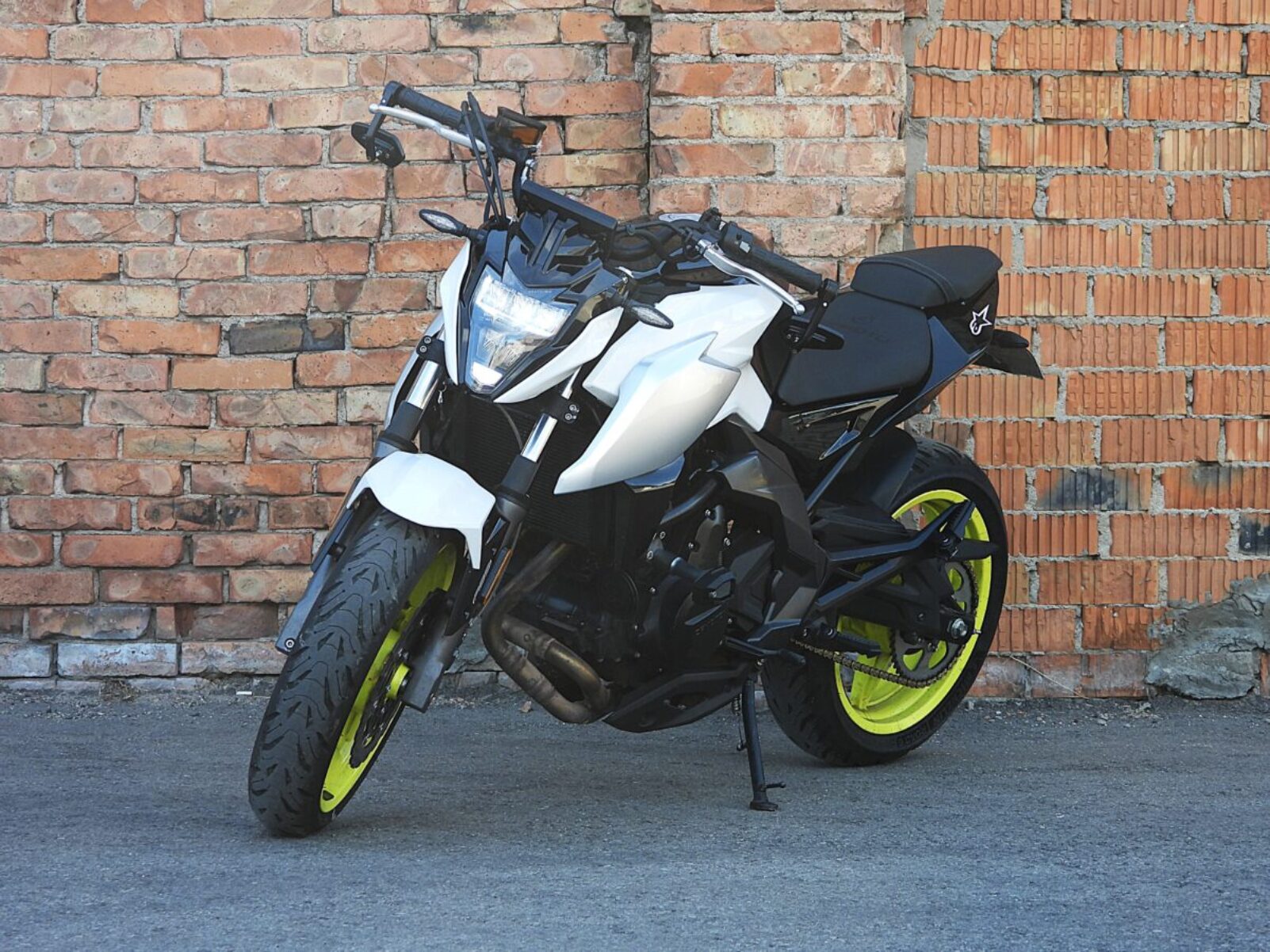 CFMOTO 650NK