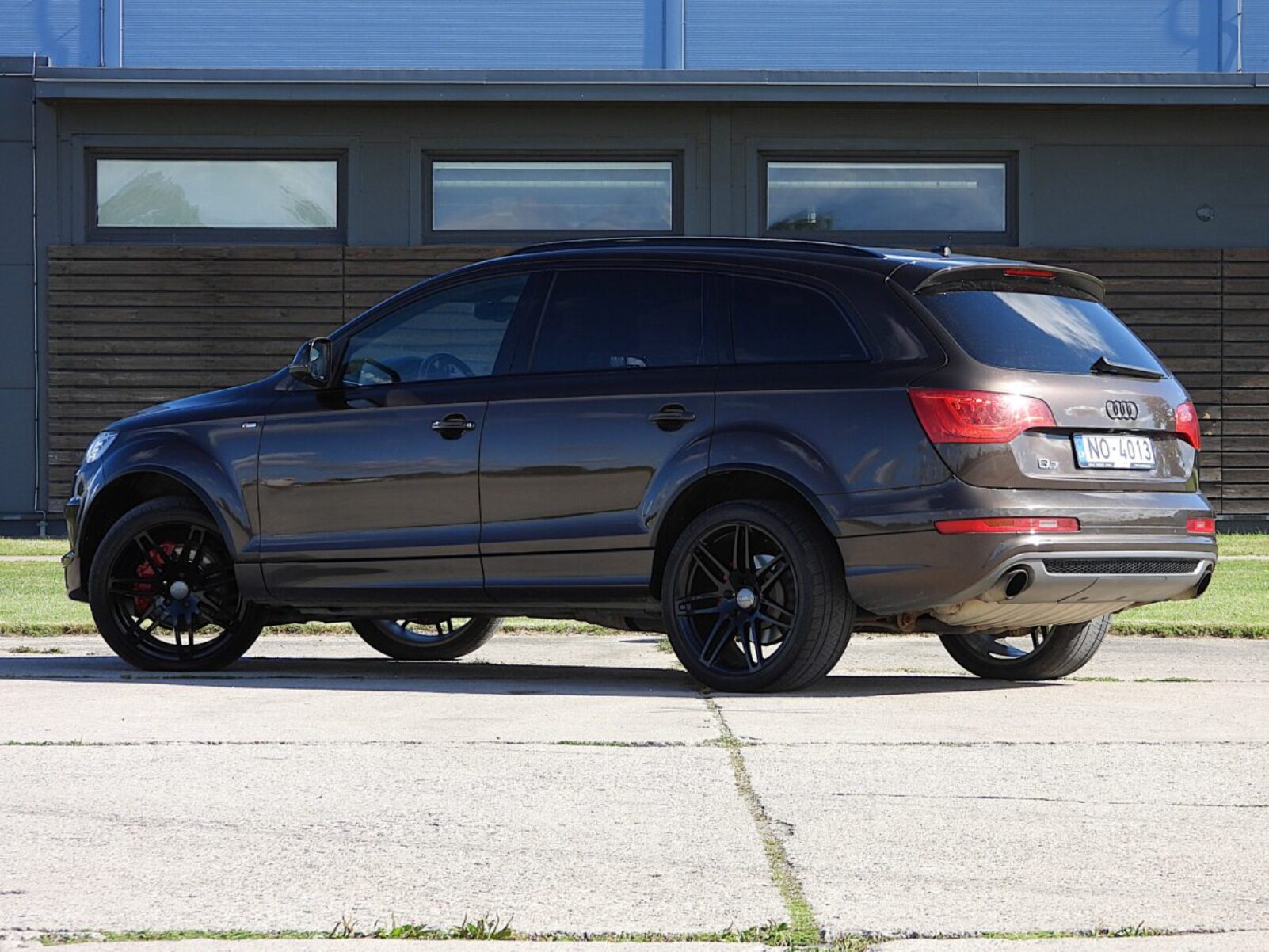 AUDI Q7 S-line