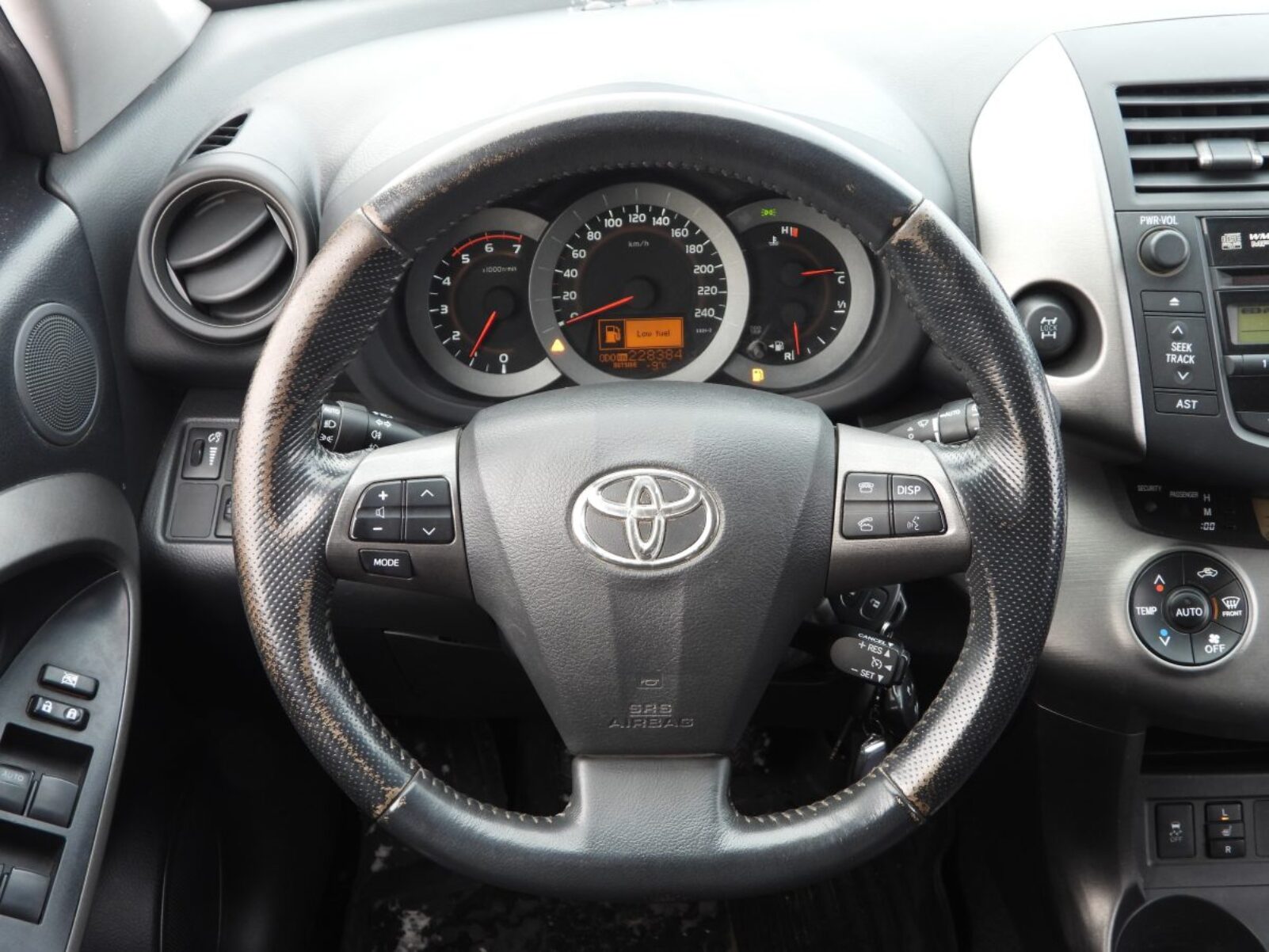 TOYOTA RAV 4