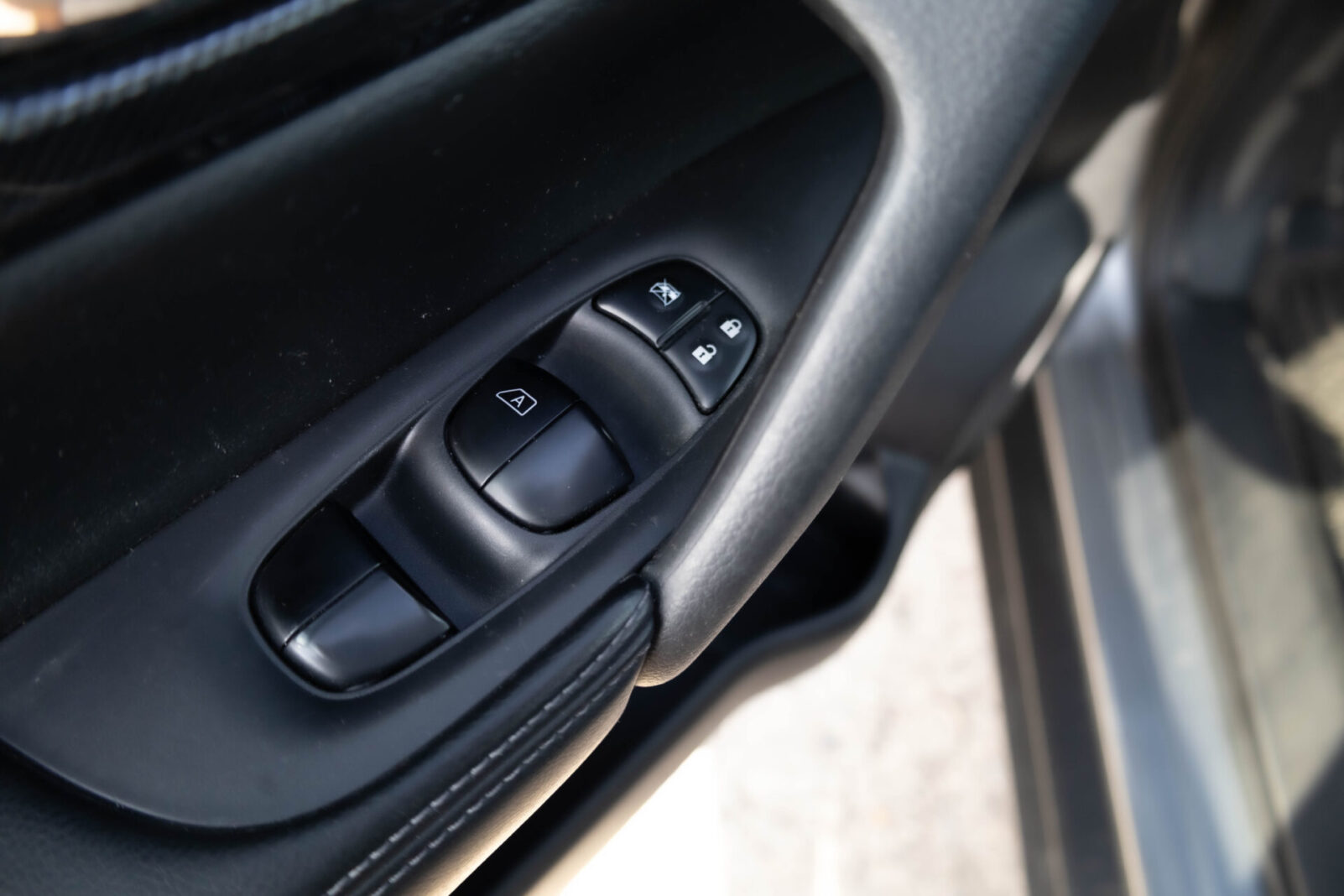 NISSAN X TRAIL