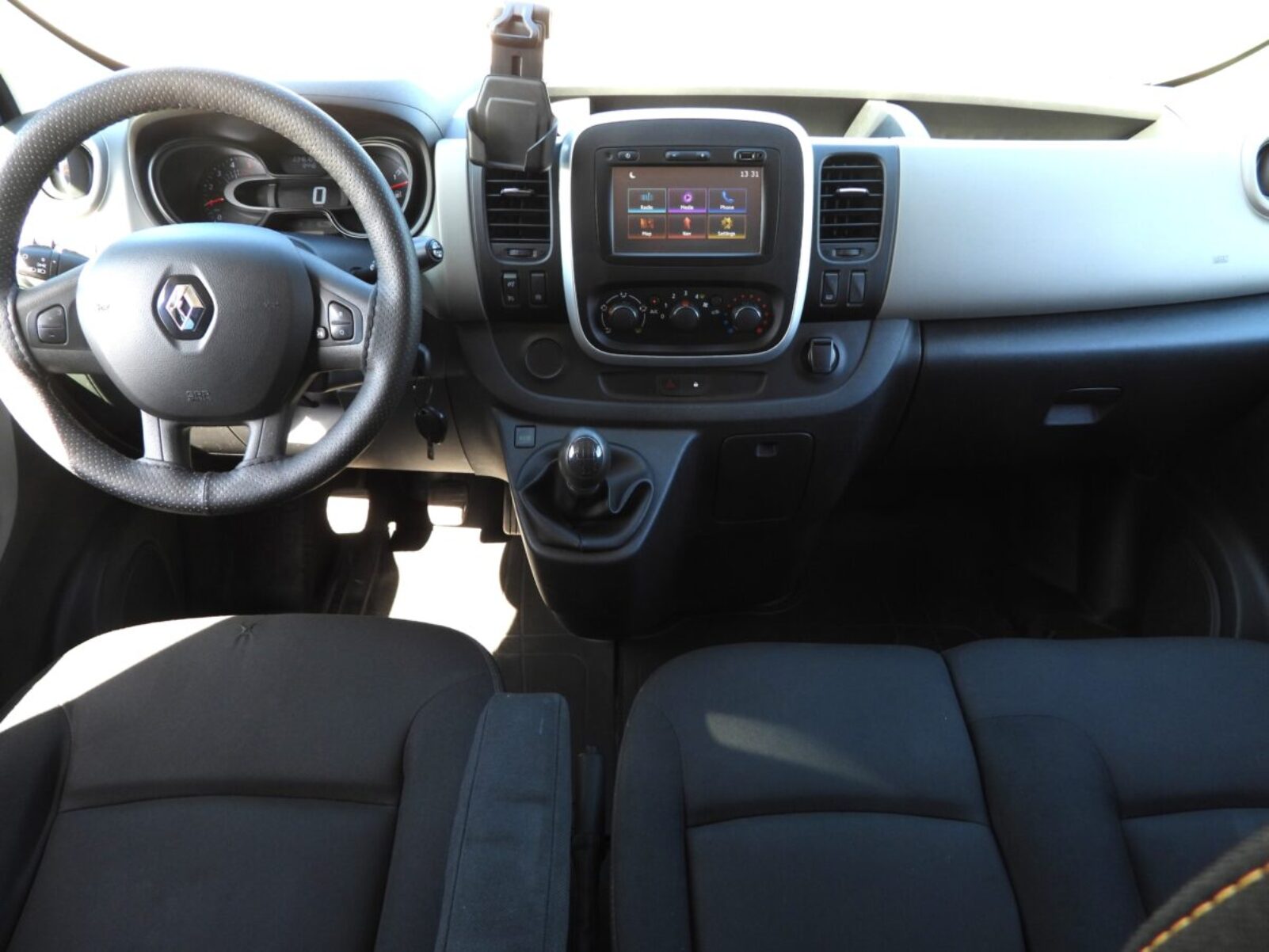 RENAULT TRAFIC