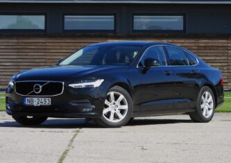 VOLVO S90