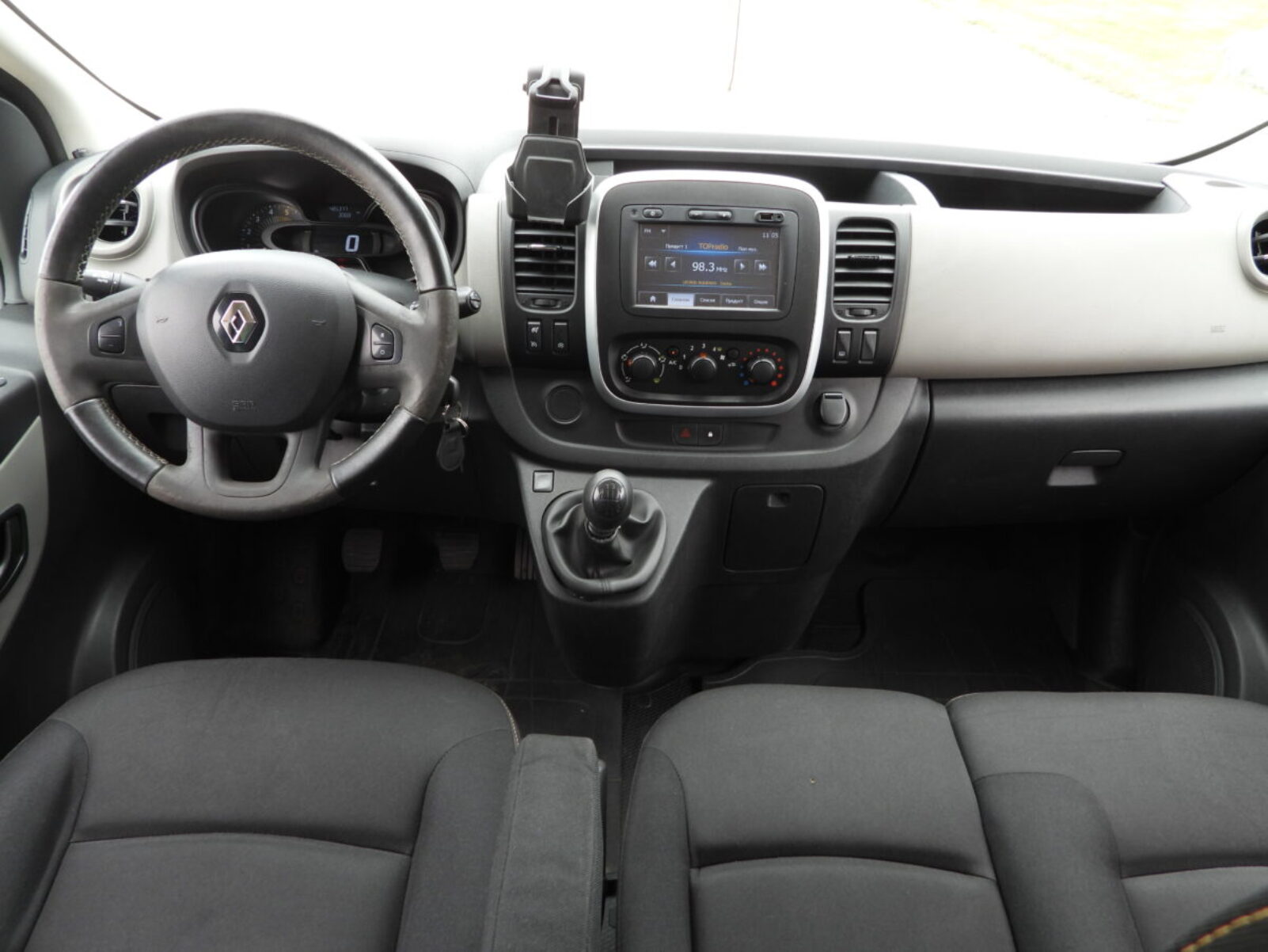 RENAULT TRAFIC