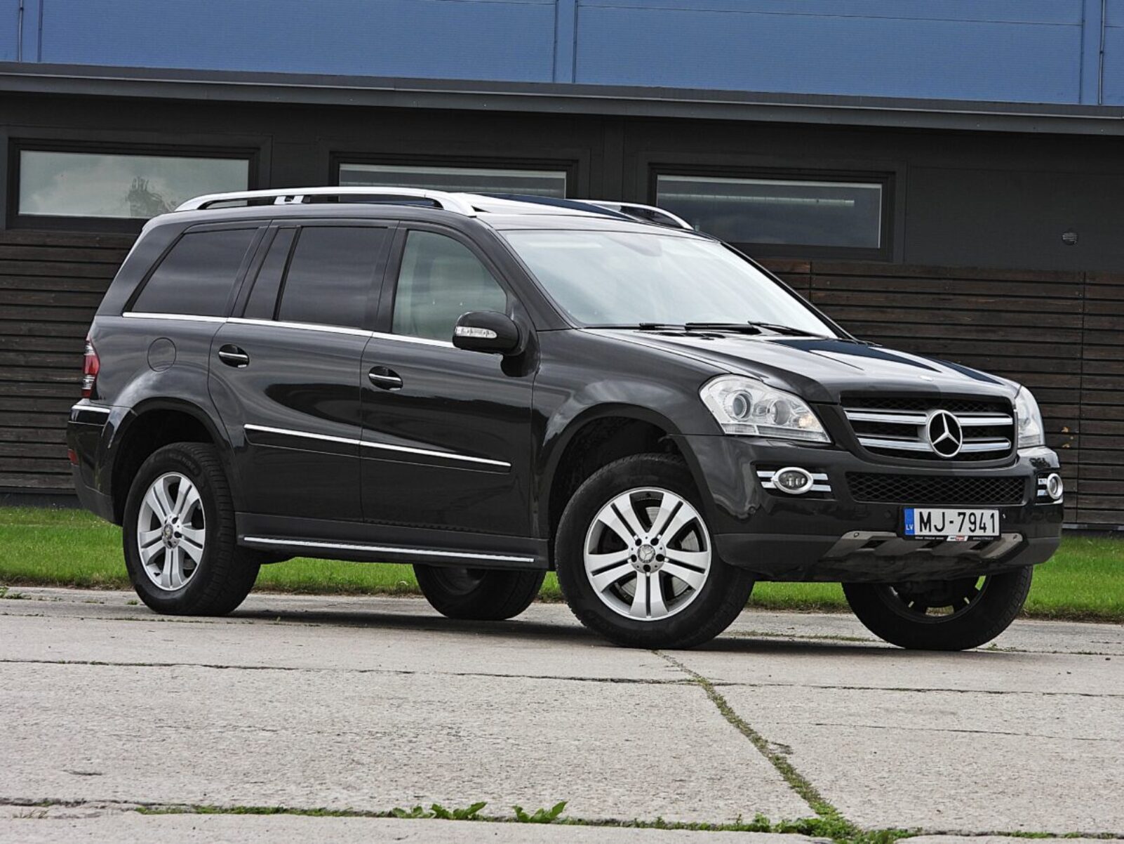 MERCEDES BENZ GL320