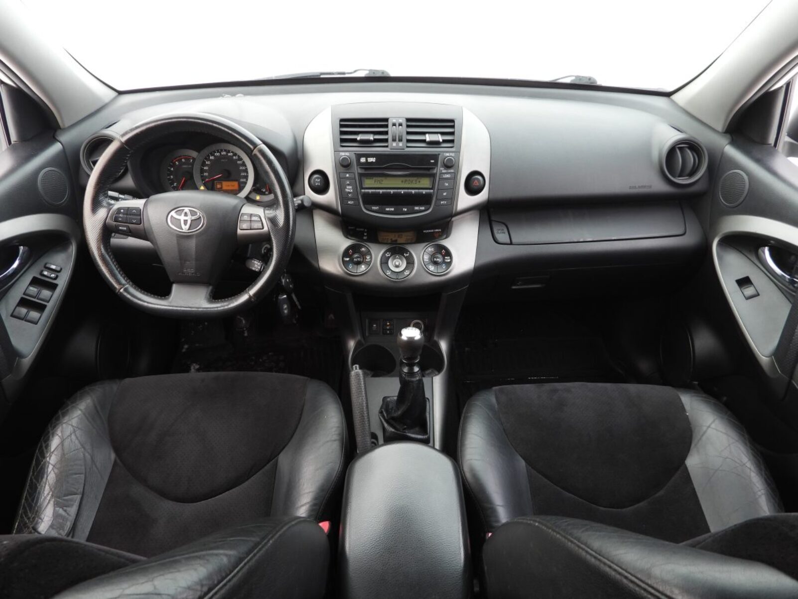 TOYOTA RAV 4