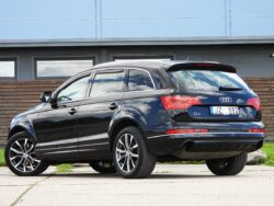 AUDI Q7 S-LINE