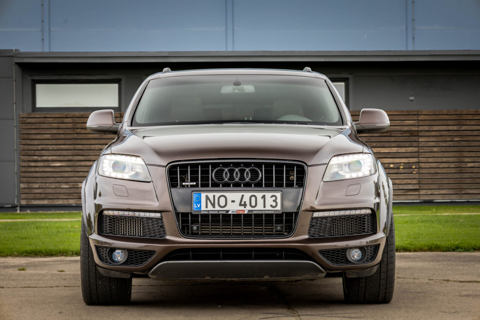 AUDI Q7 S-line