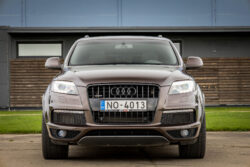 AUDI Q7 S-line
