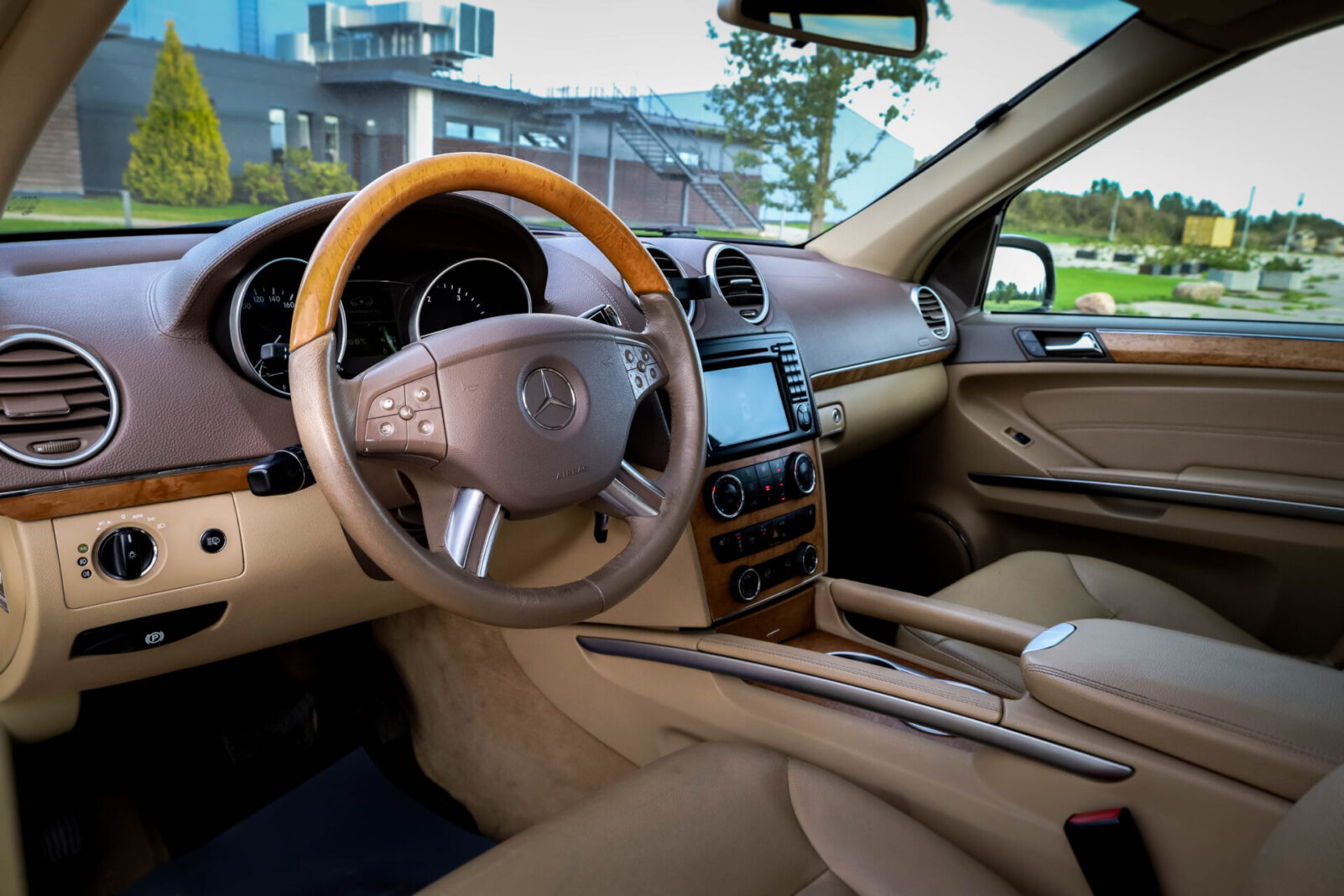 MERCEDES BENZ GL320
