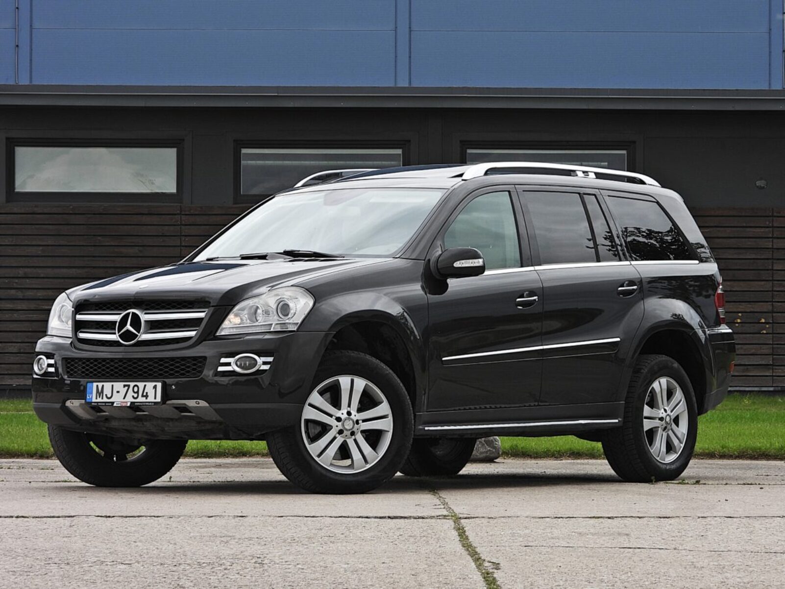 MERCEDES BENZ GL320