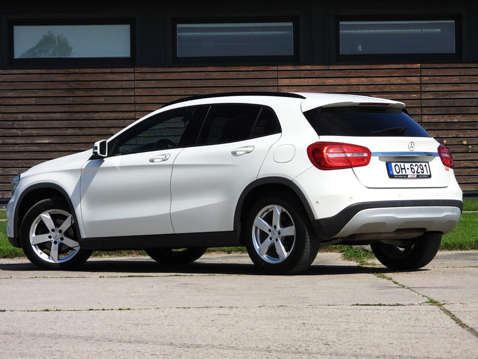 MERCEDES BENZ GLA 200