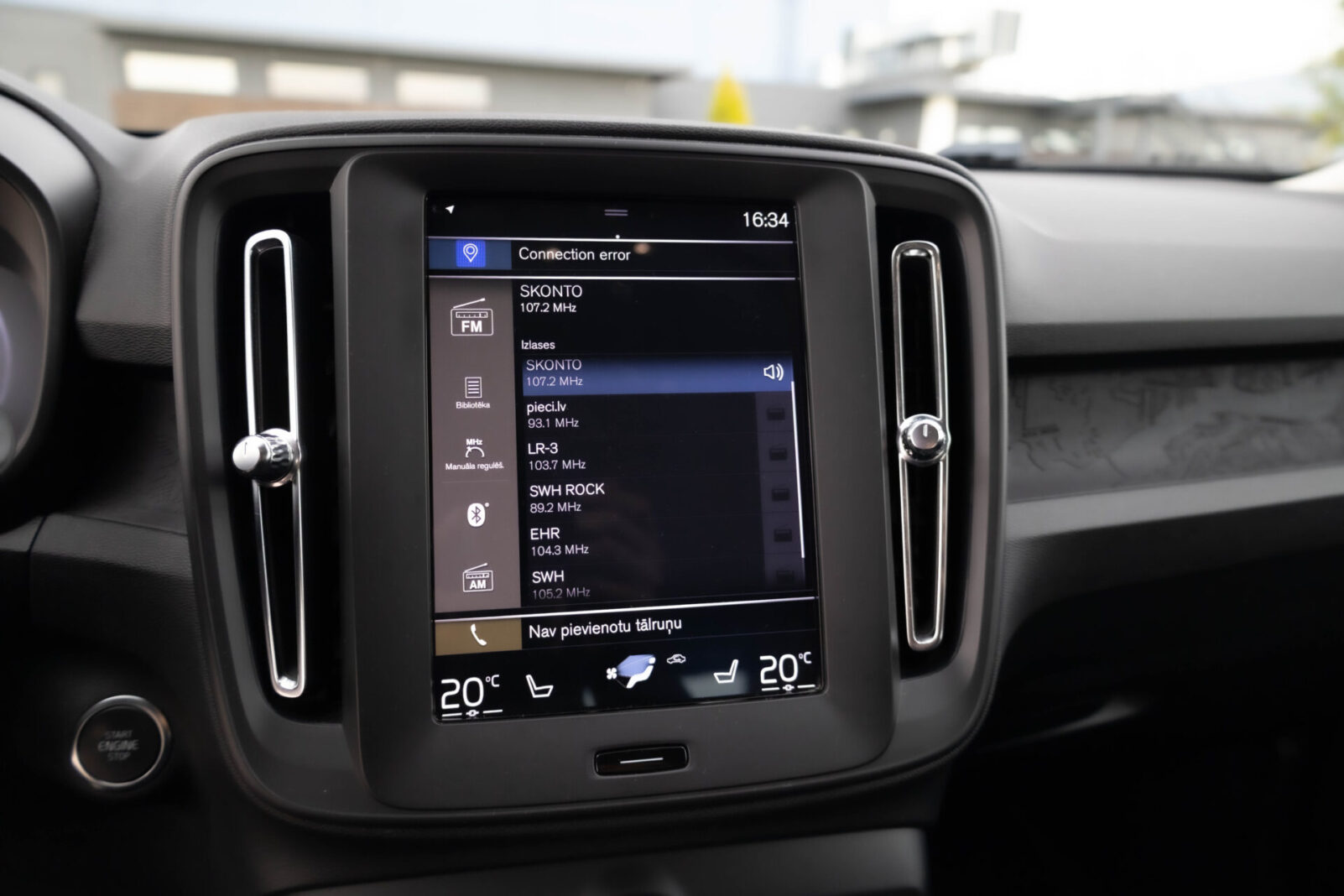 VOLVO XC40