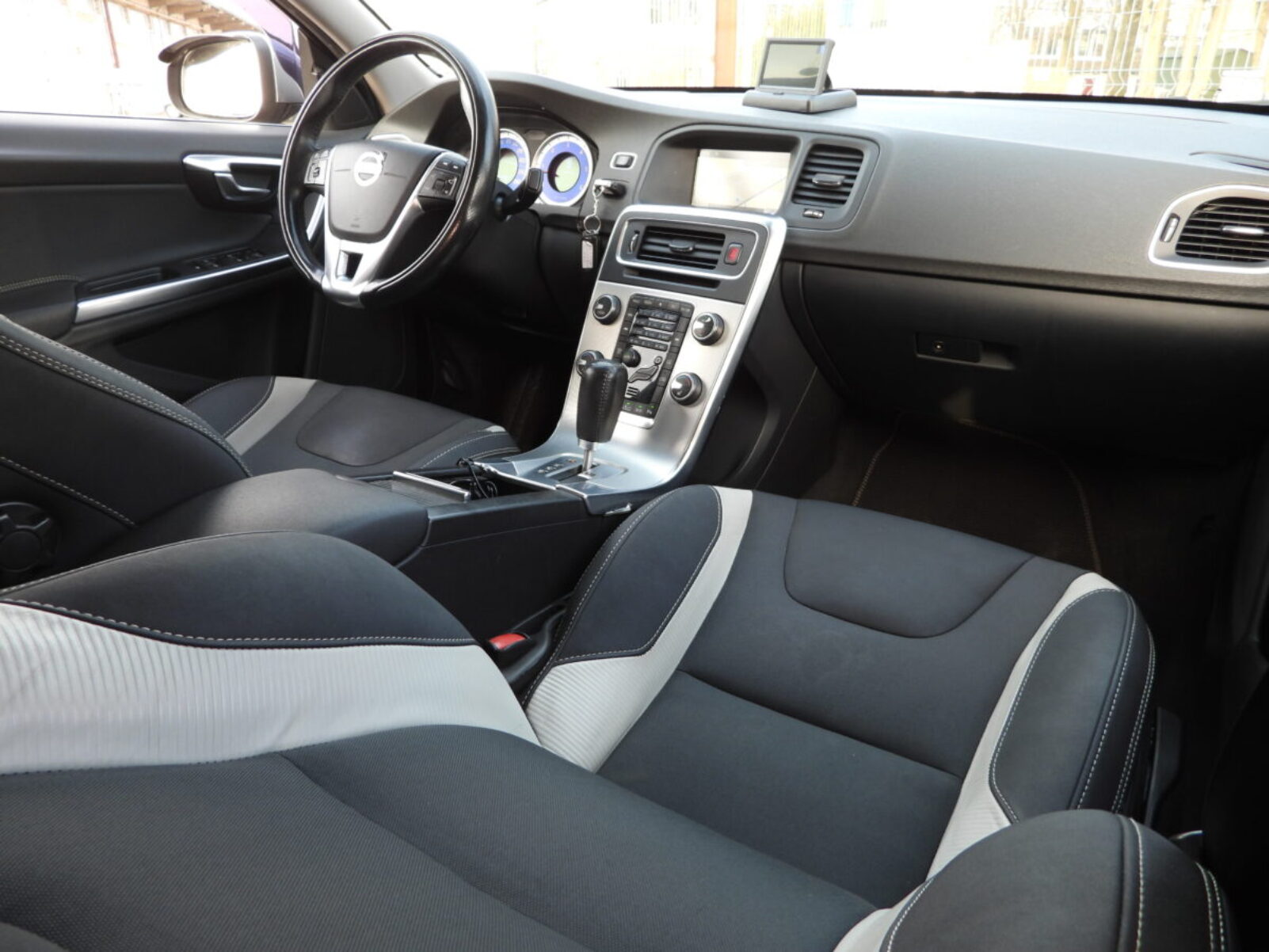VOLVO S60 R-Design