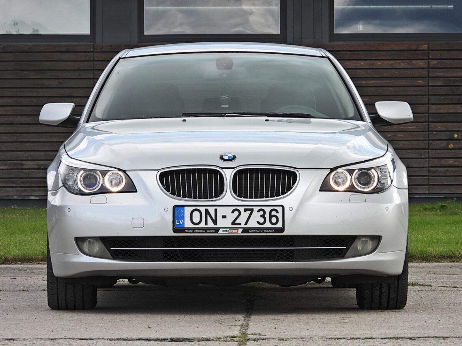 BMW 525