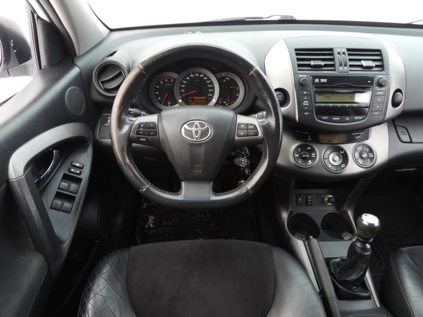 TOYOTA RAV 4