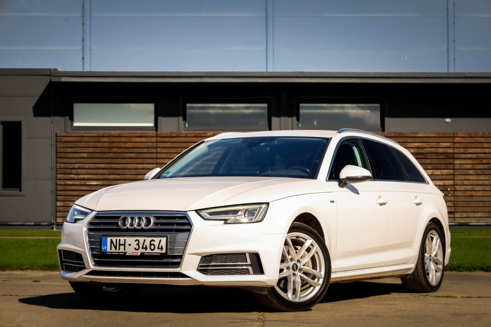 AUDI A4 AVANT