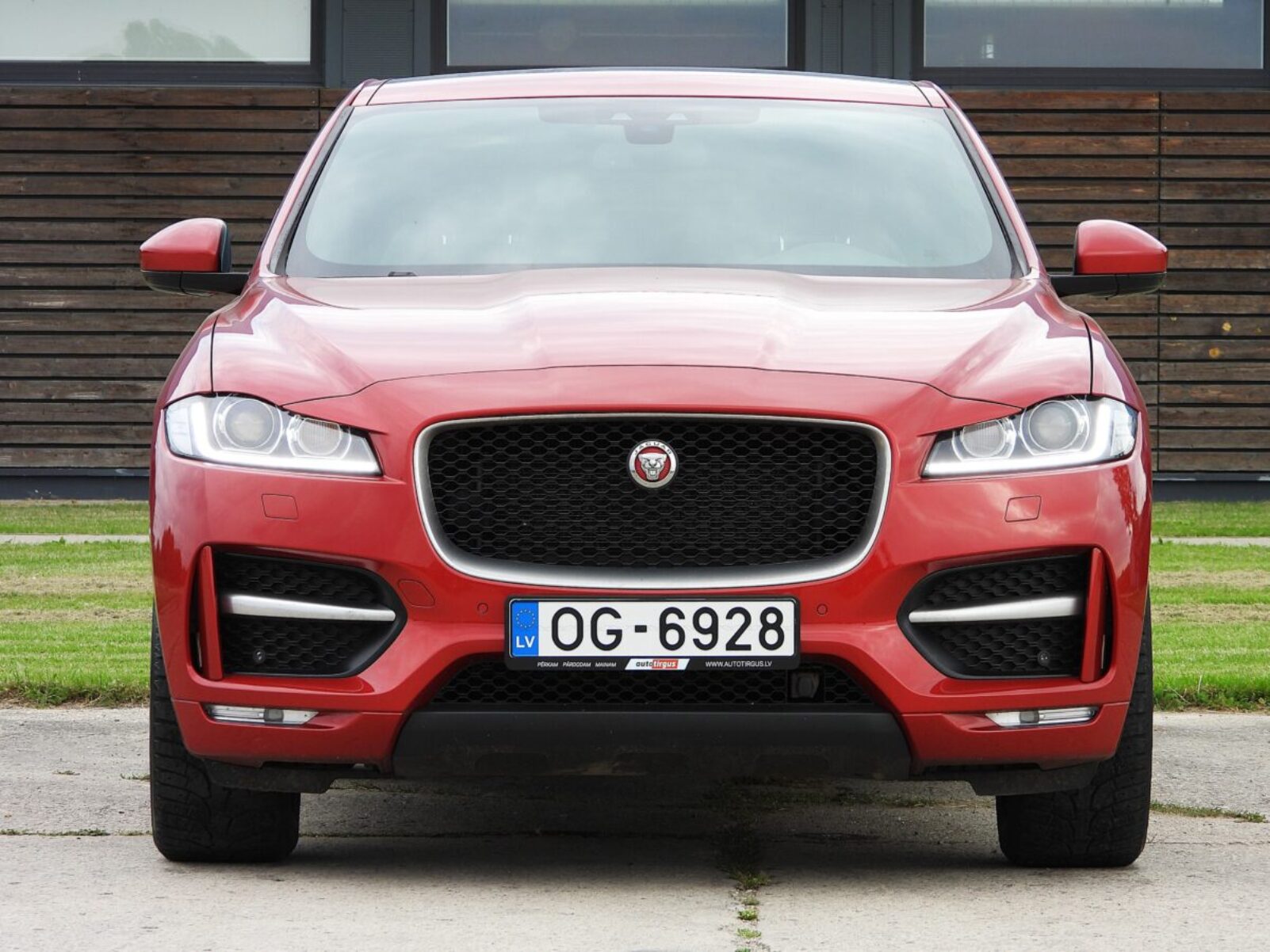 JAGUAR F-PACE