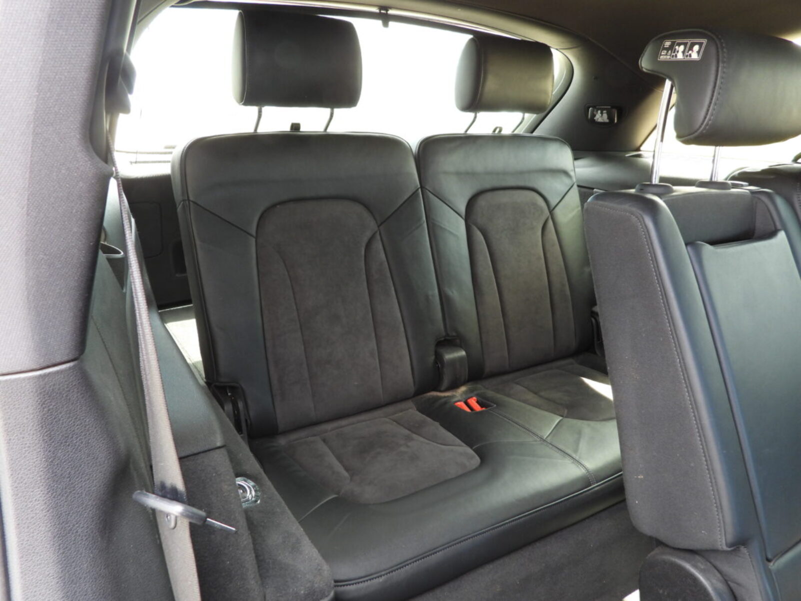 AUDI Q7 S-LINE