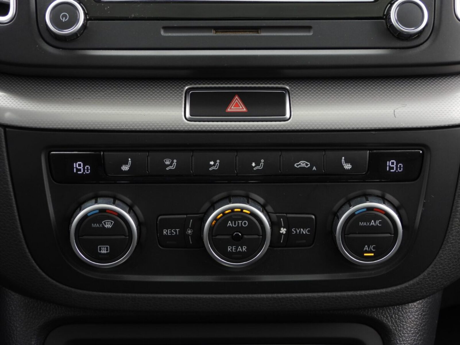 VW SHARAN