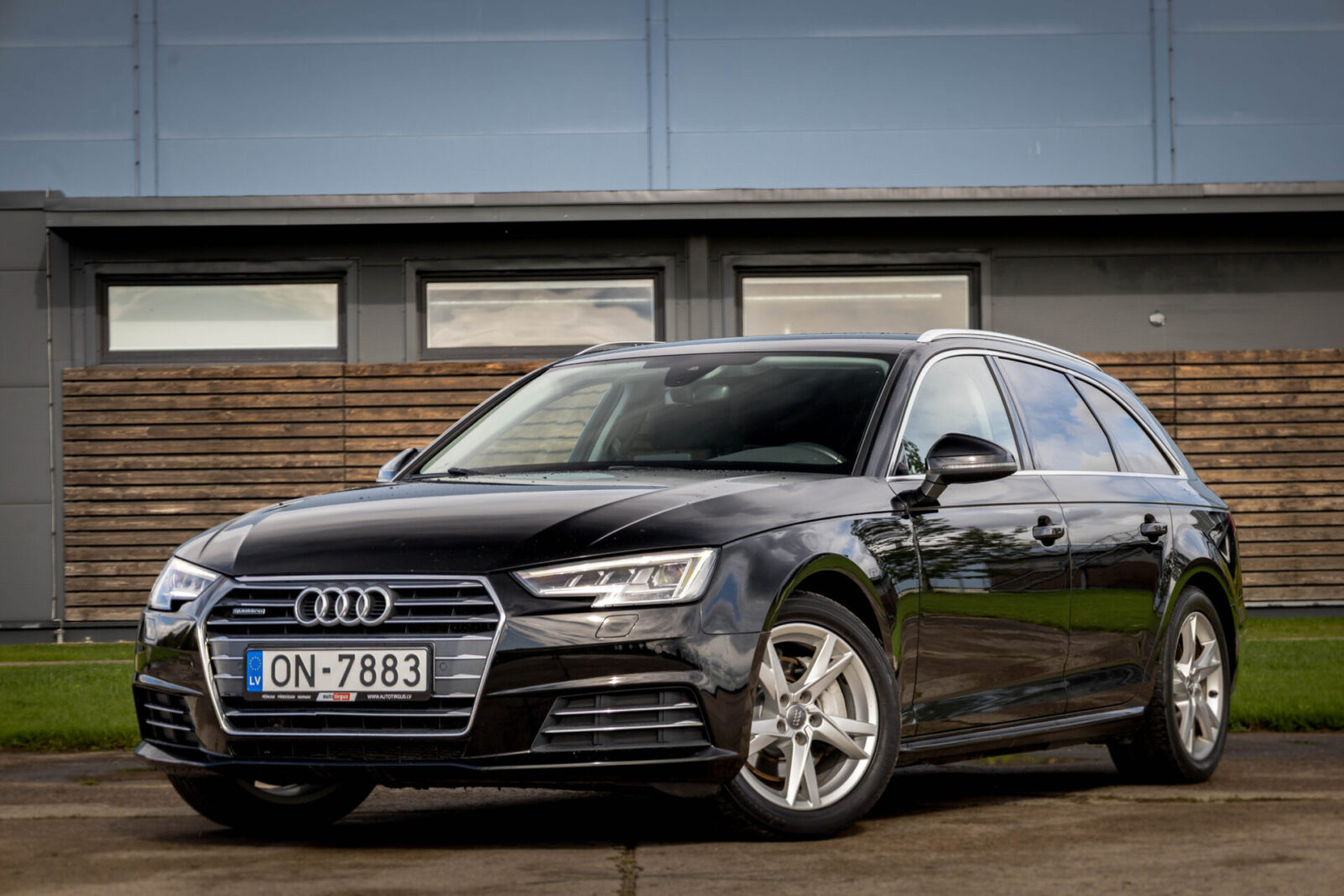 AUDI A4 AVANT
