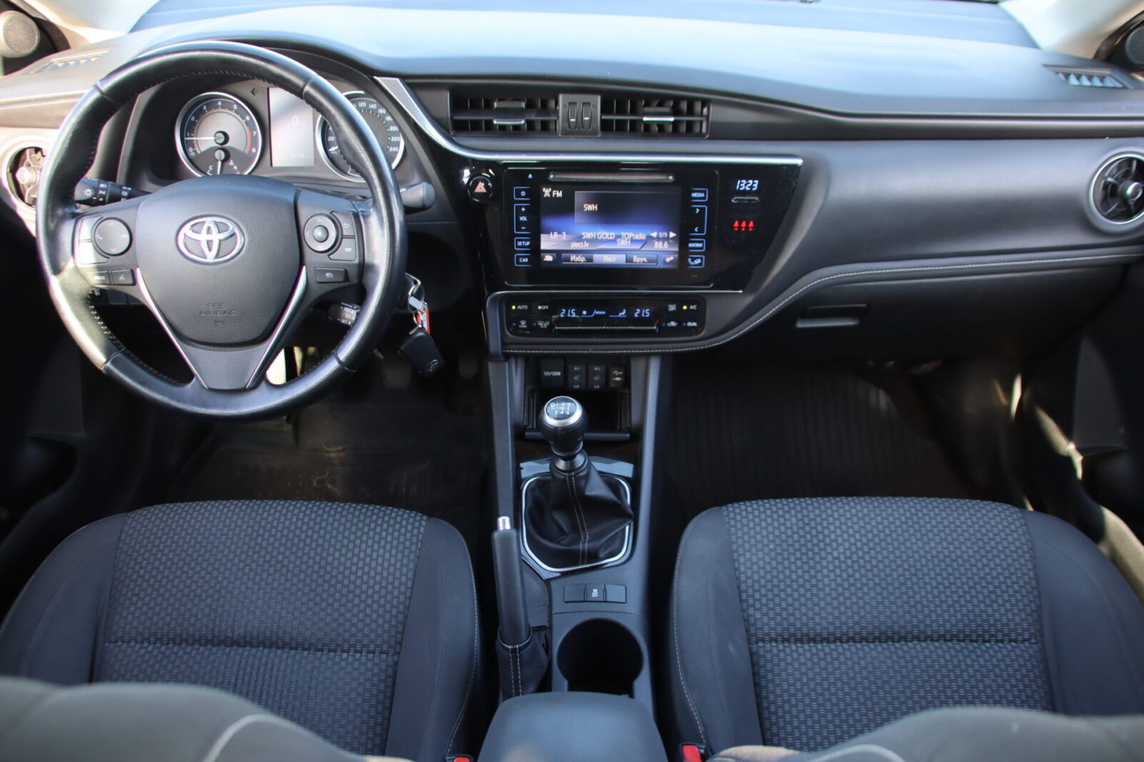 TOYOTA COROLLA