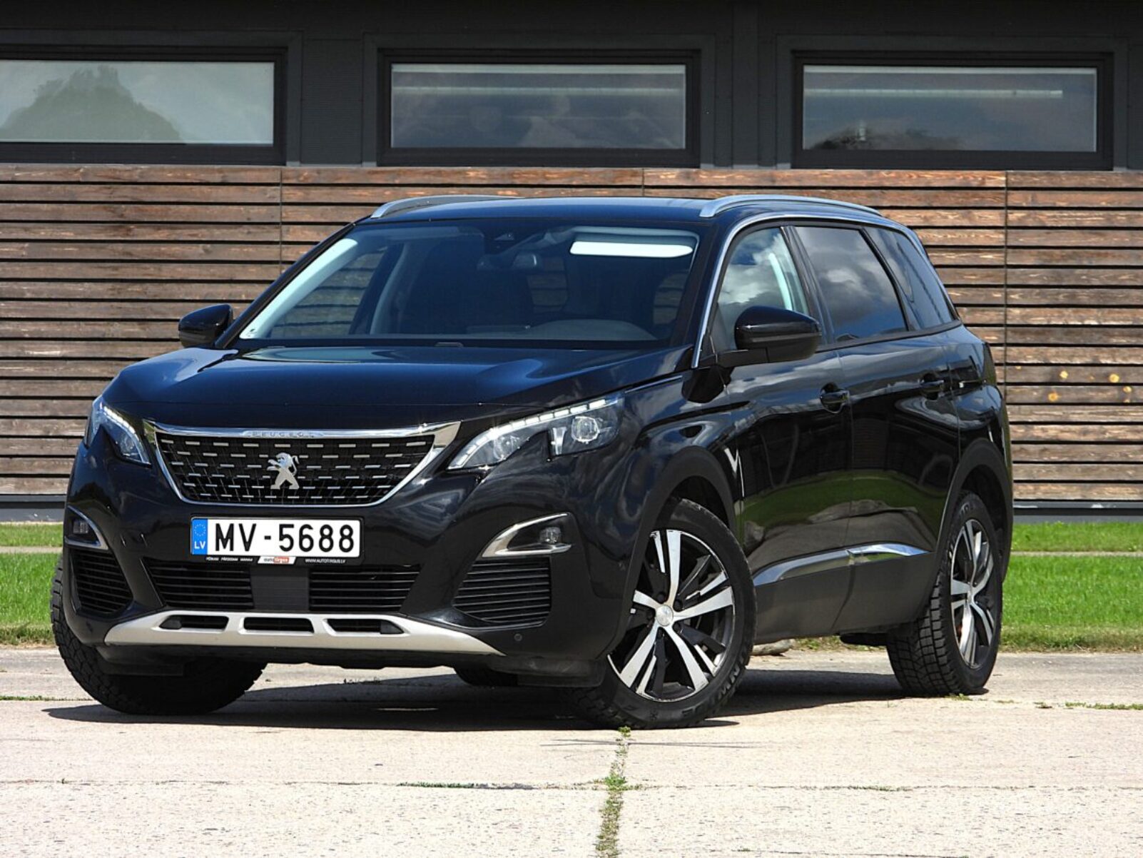 PEUGEOT 5008