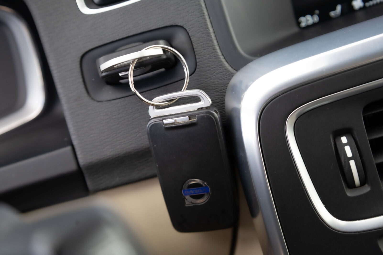 VOLVO V60 PLUG IN HYBRID