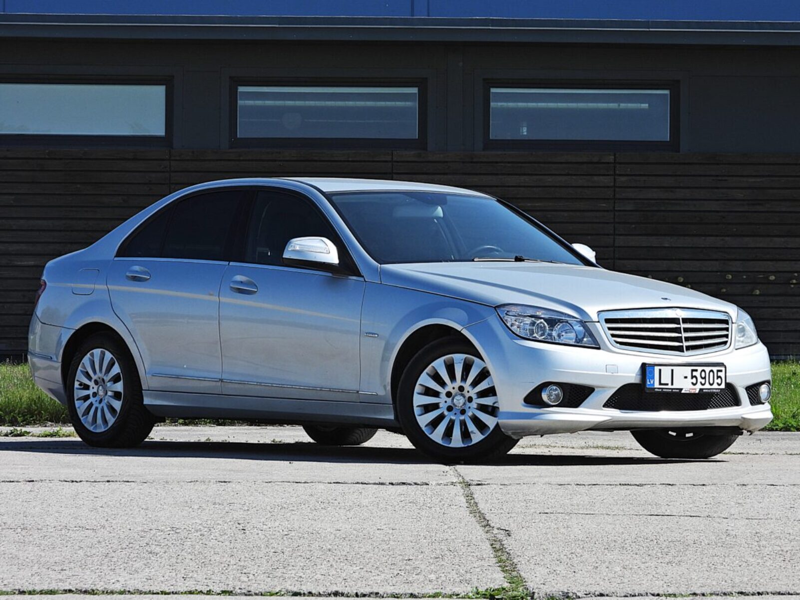 MERCEDES BENZ C220