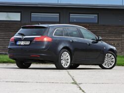 OPEL INSIGNIA SPORTS TOURER