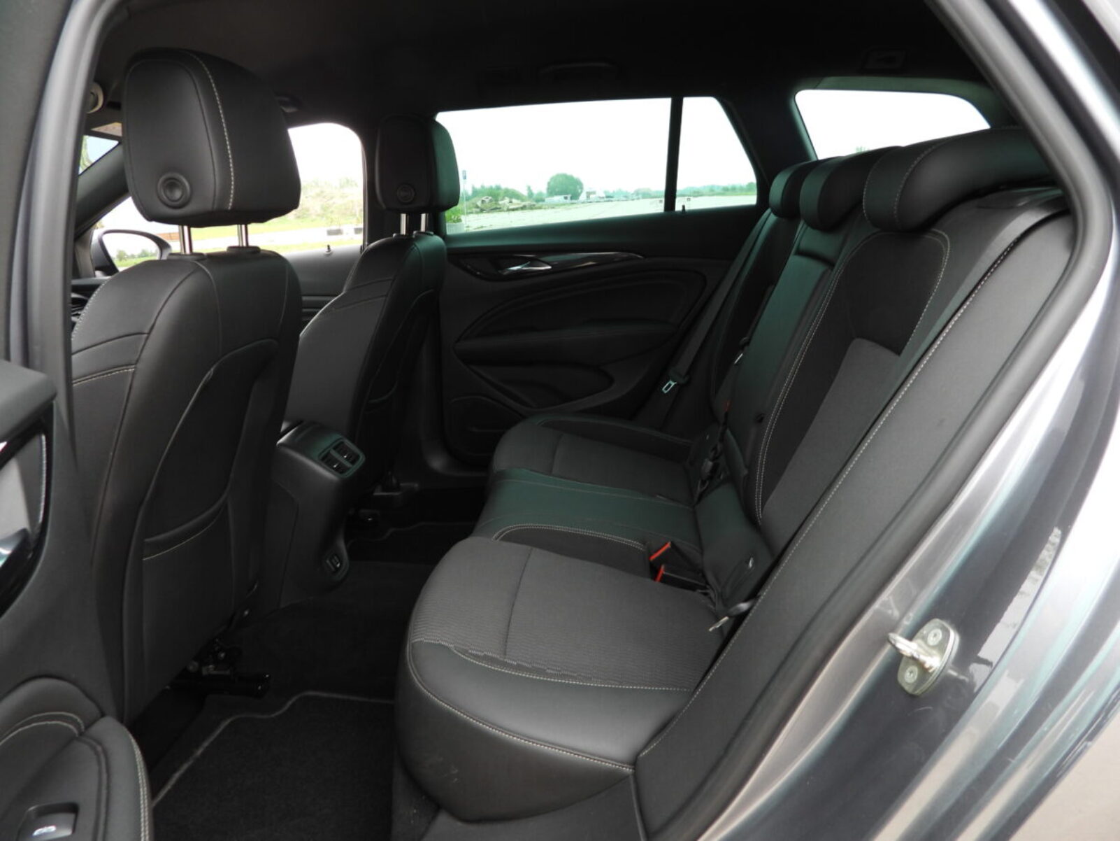 OPEL INSIGNIA SPORTS TOURER