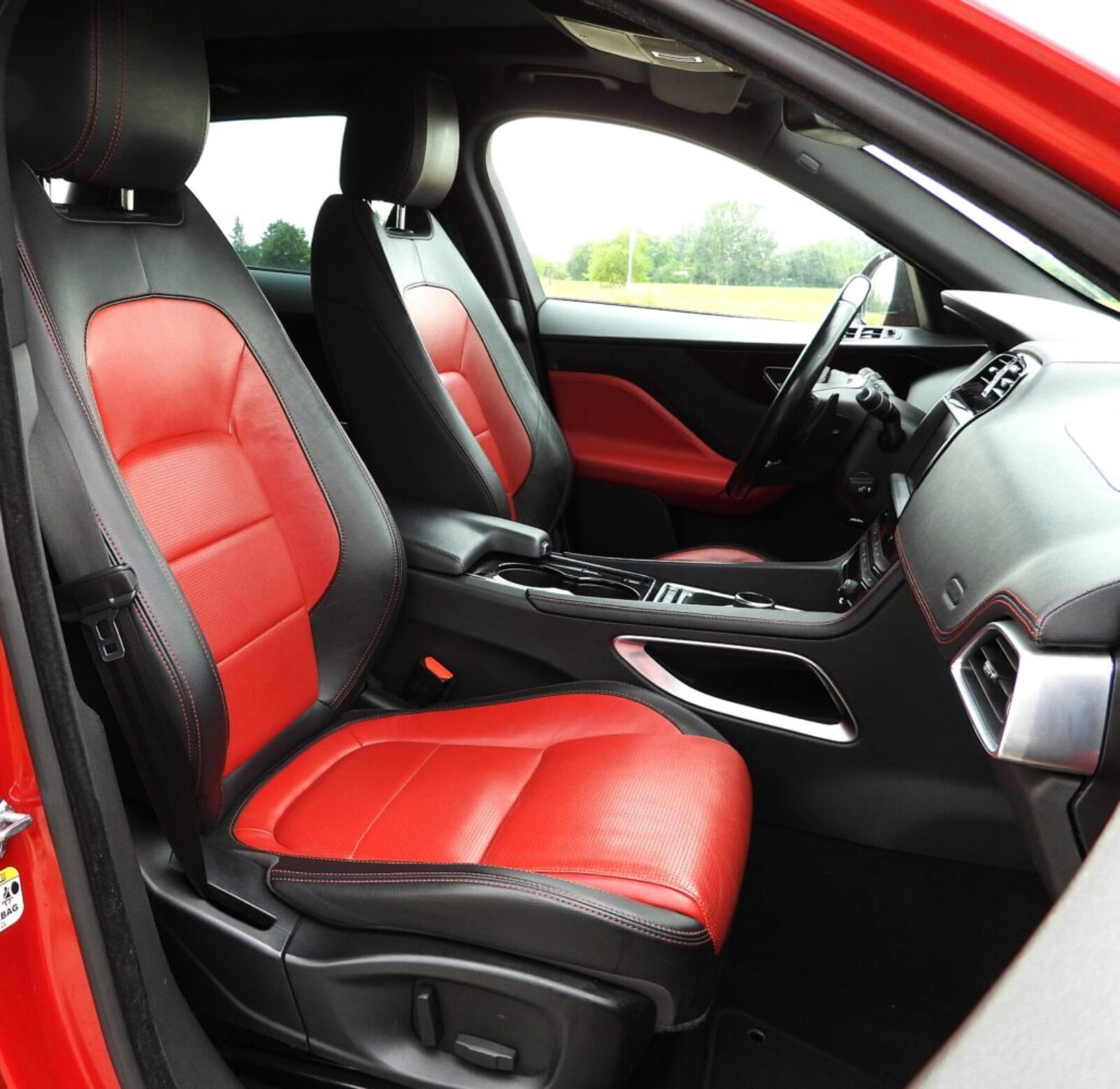 JAGUAR F-PACE