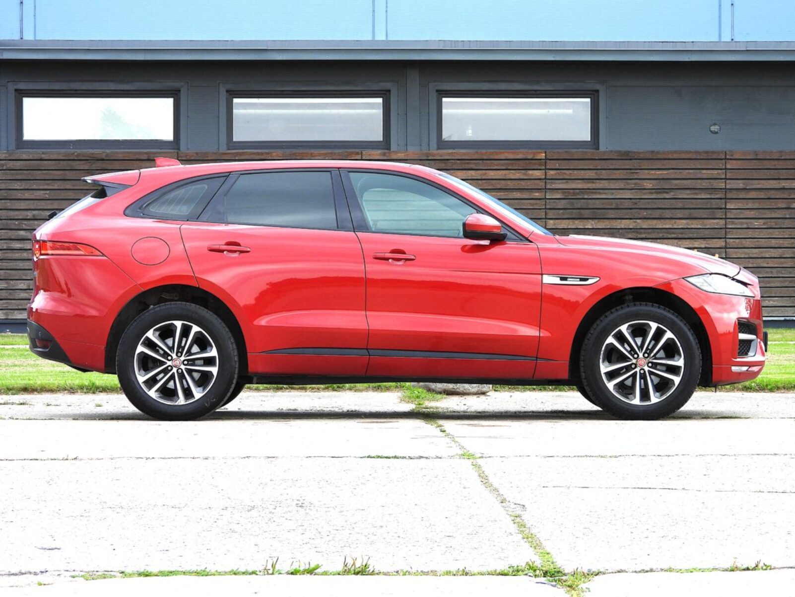 JAGUAR F-PACE