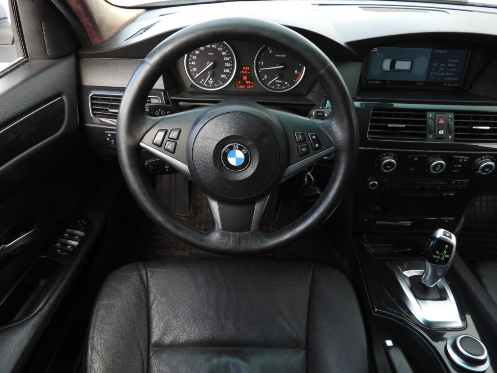 BMW 525