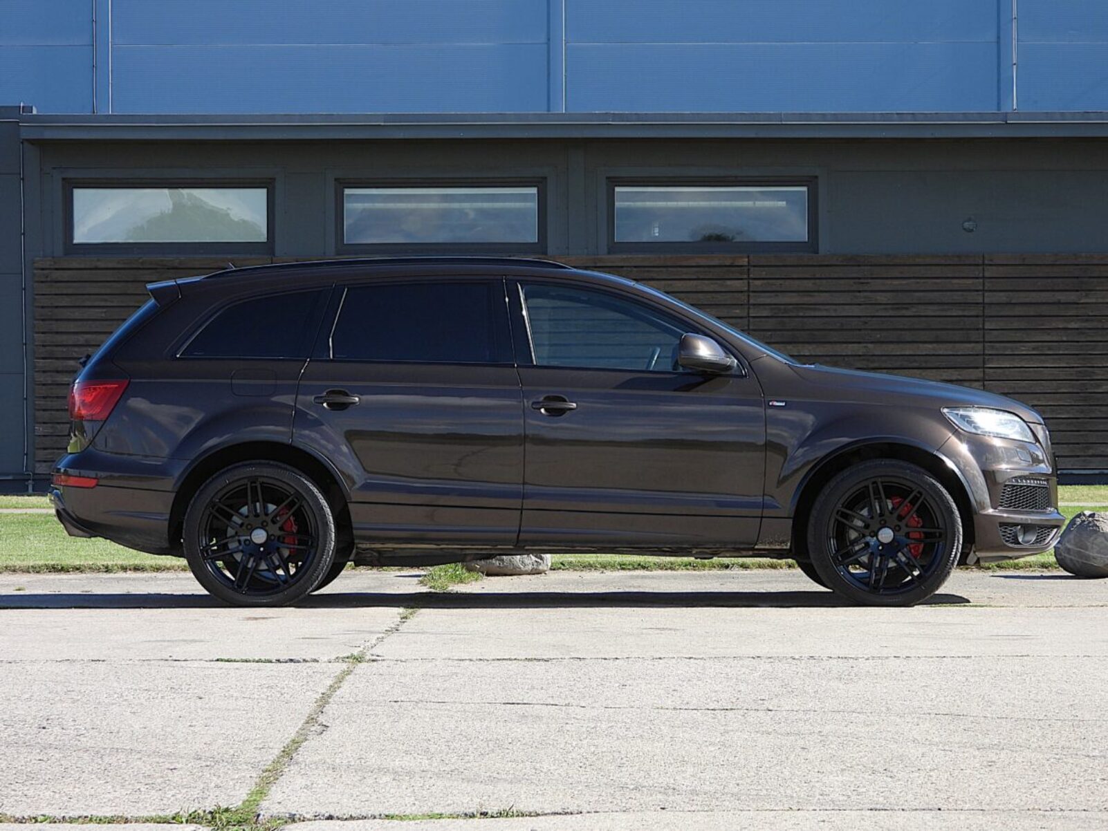 AUDI Q7 S-line