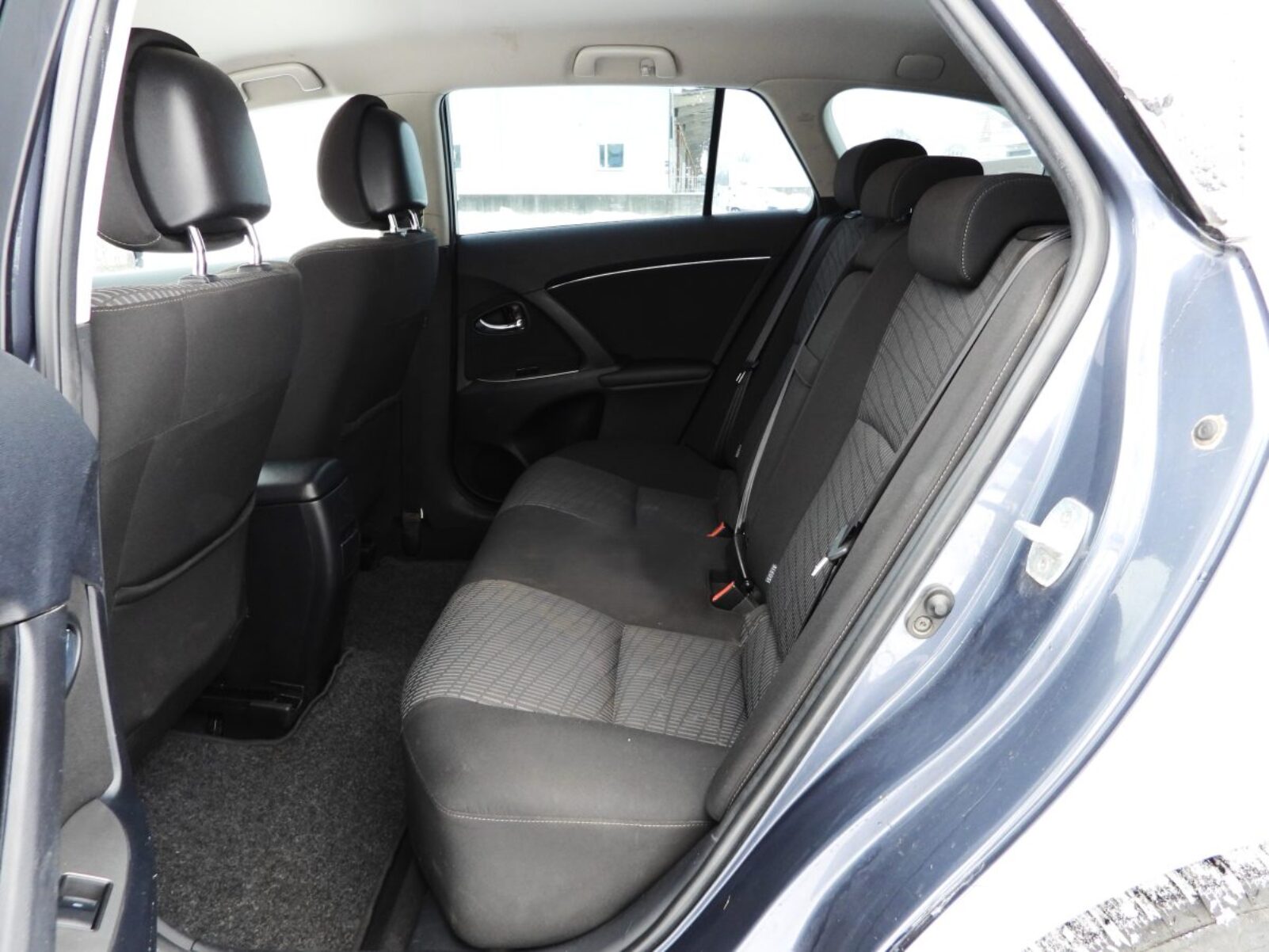 TOYOTA AVENSIS