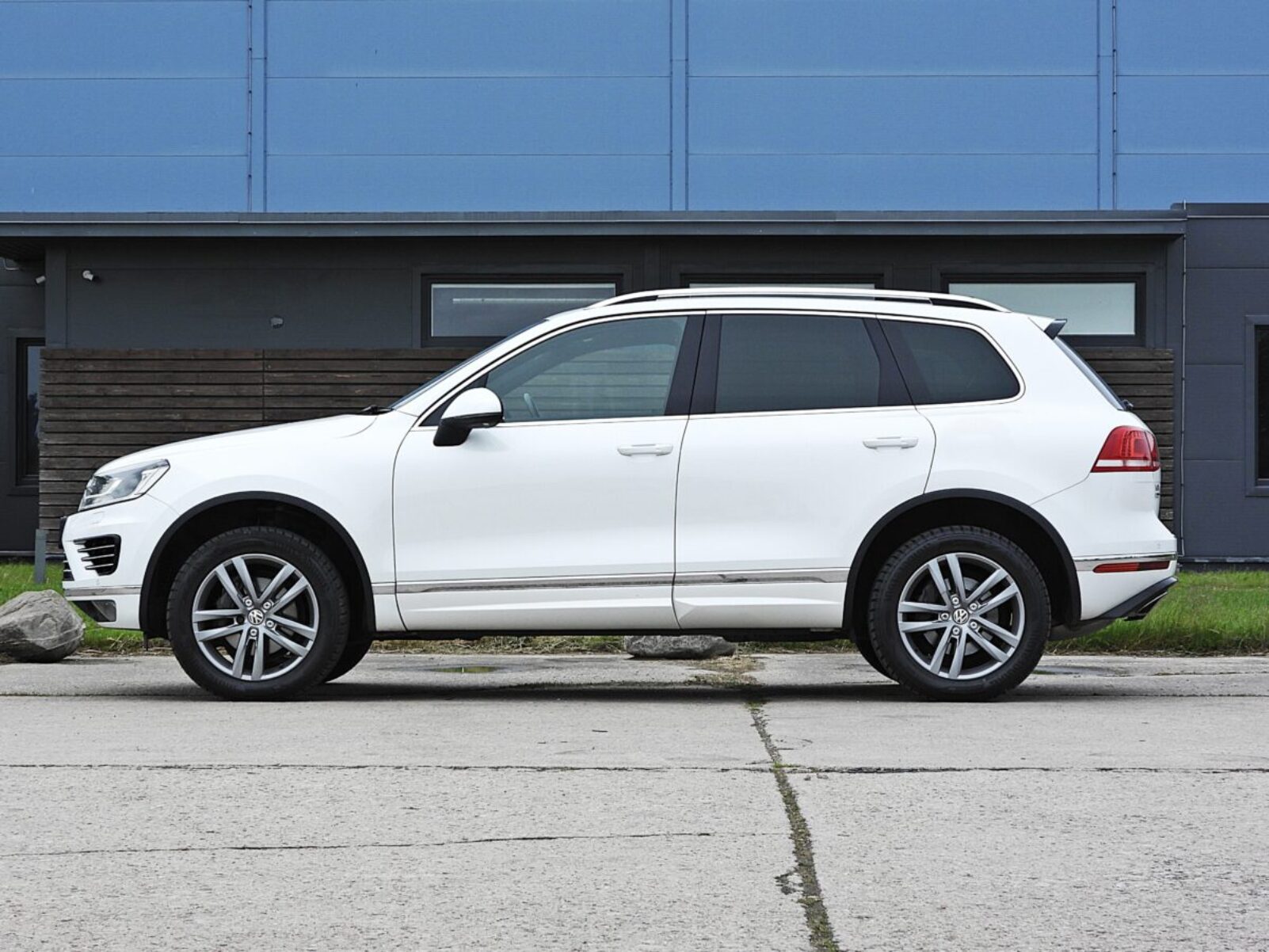VW TOUAREG R-LINE