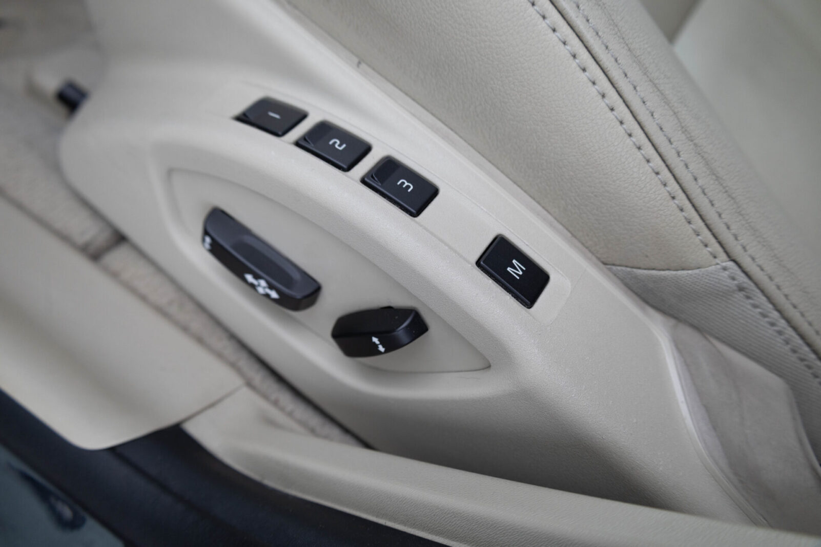 VOLVO V60 PLUG IN HYBRID