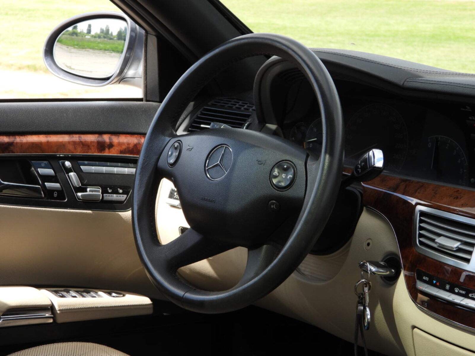 MERCEDES BENZ S320