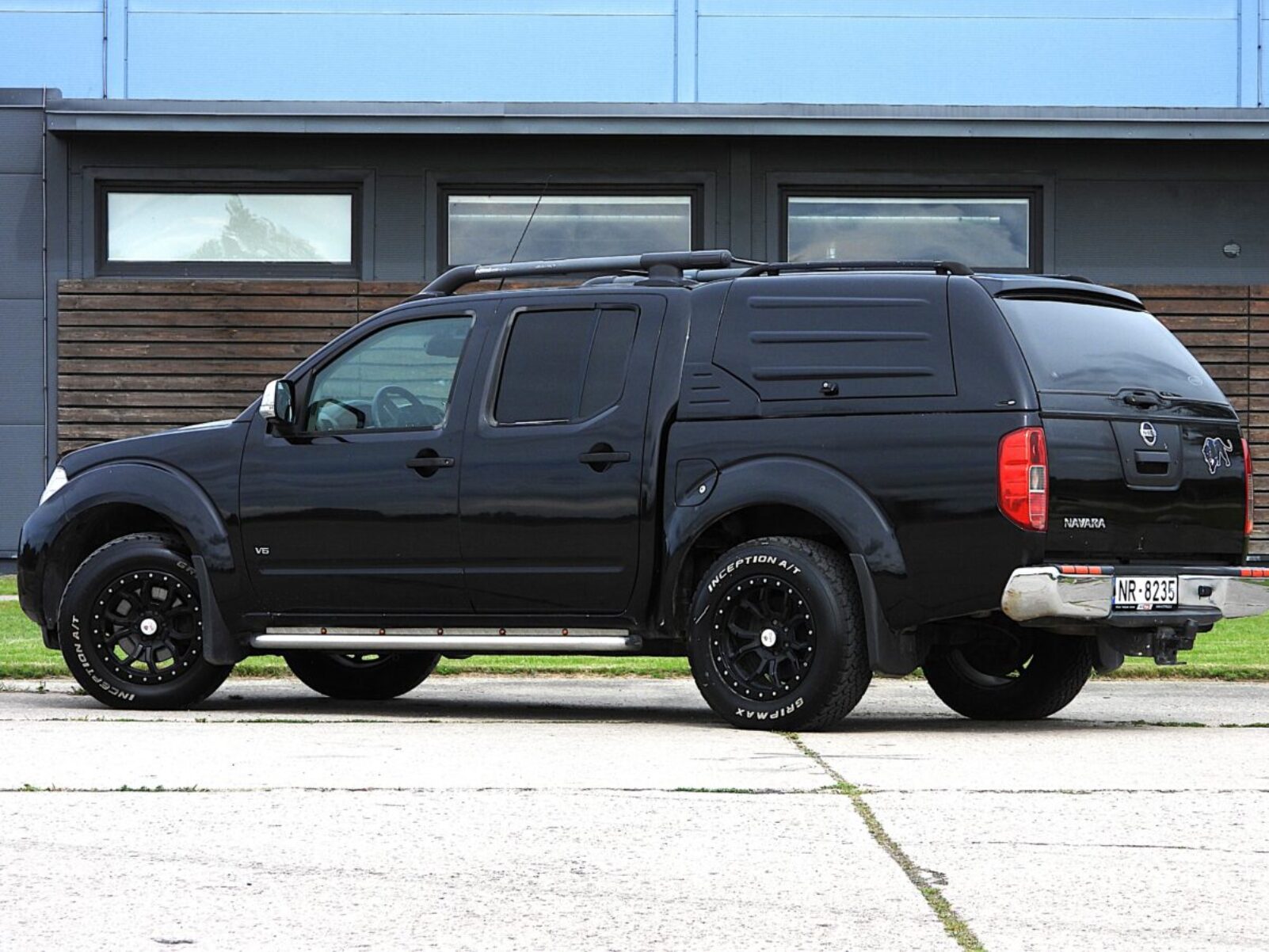 NISSAN NAVARA