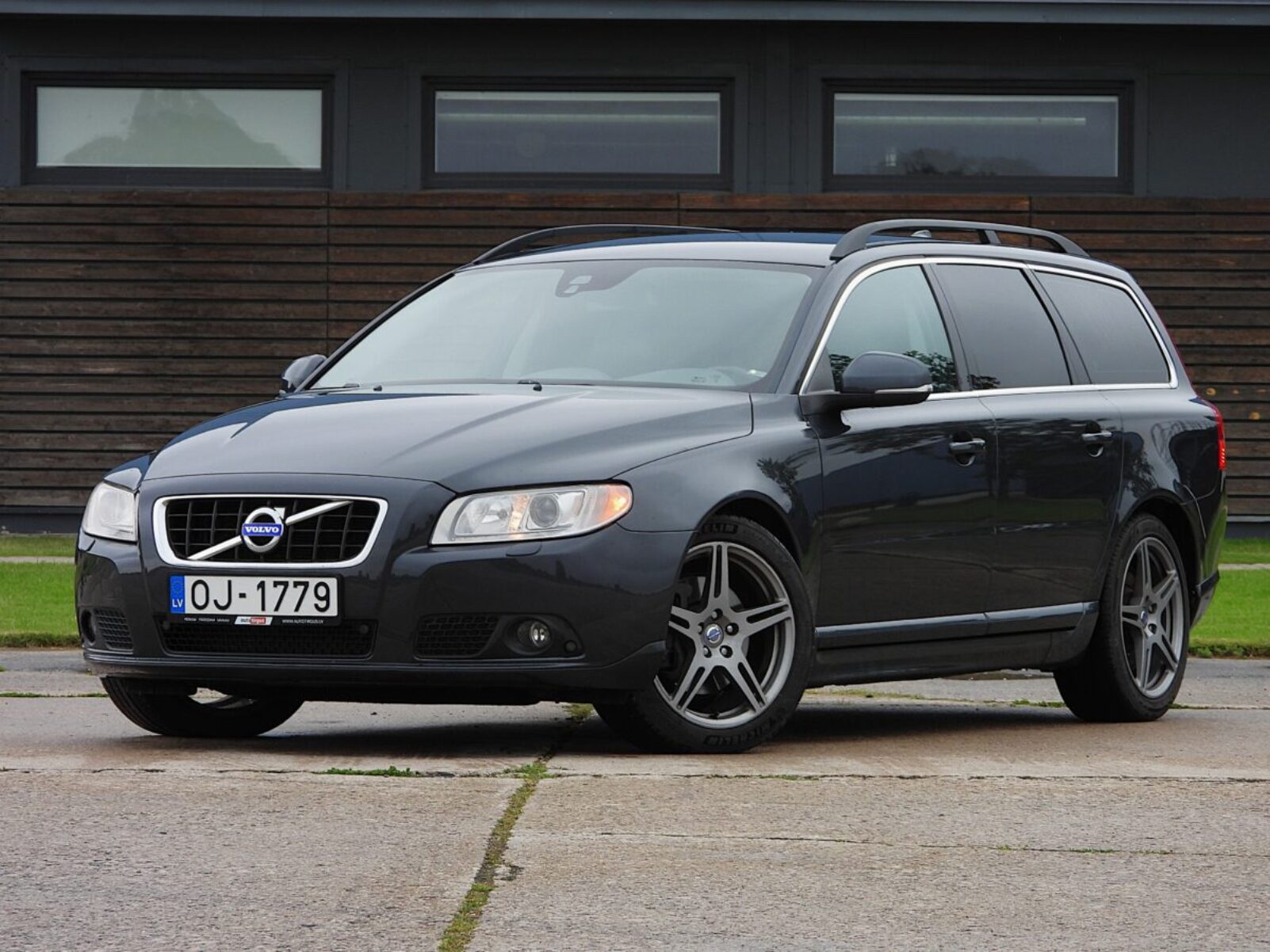 VOLVO V70