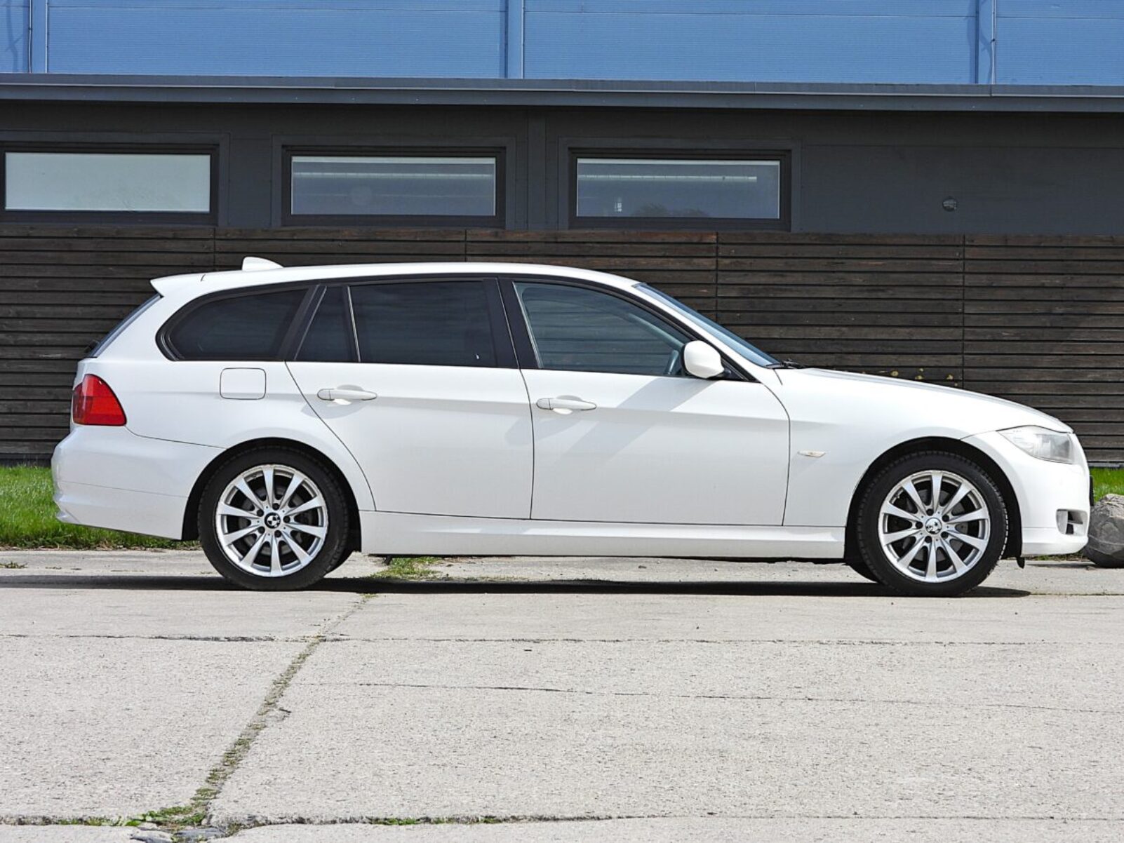 BMW 318 FACE-LIFT