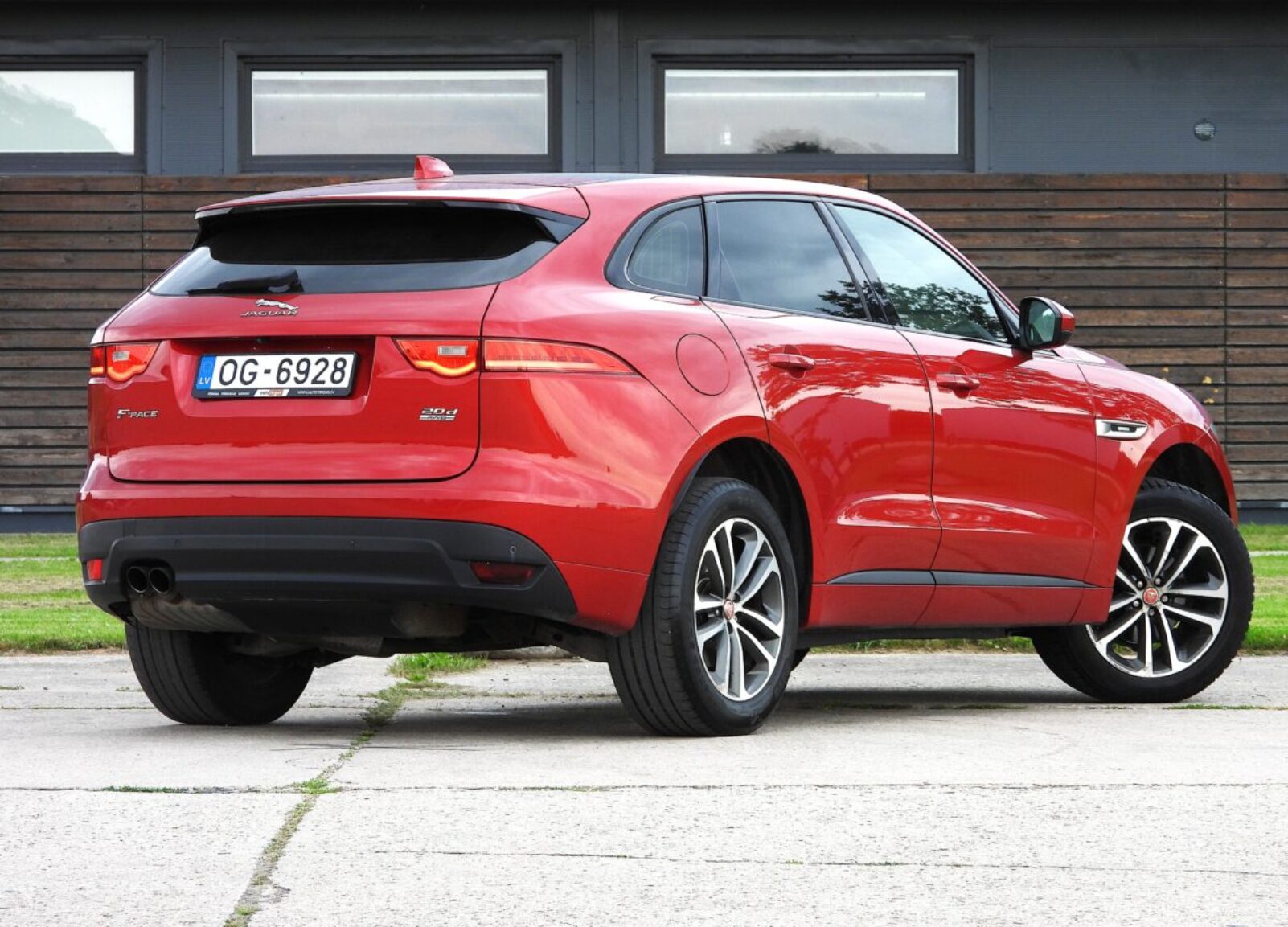 JAGUAR F-PACE