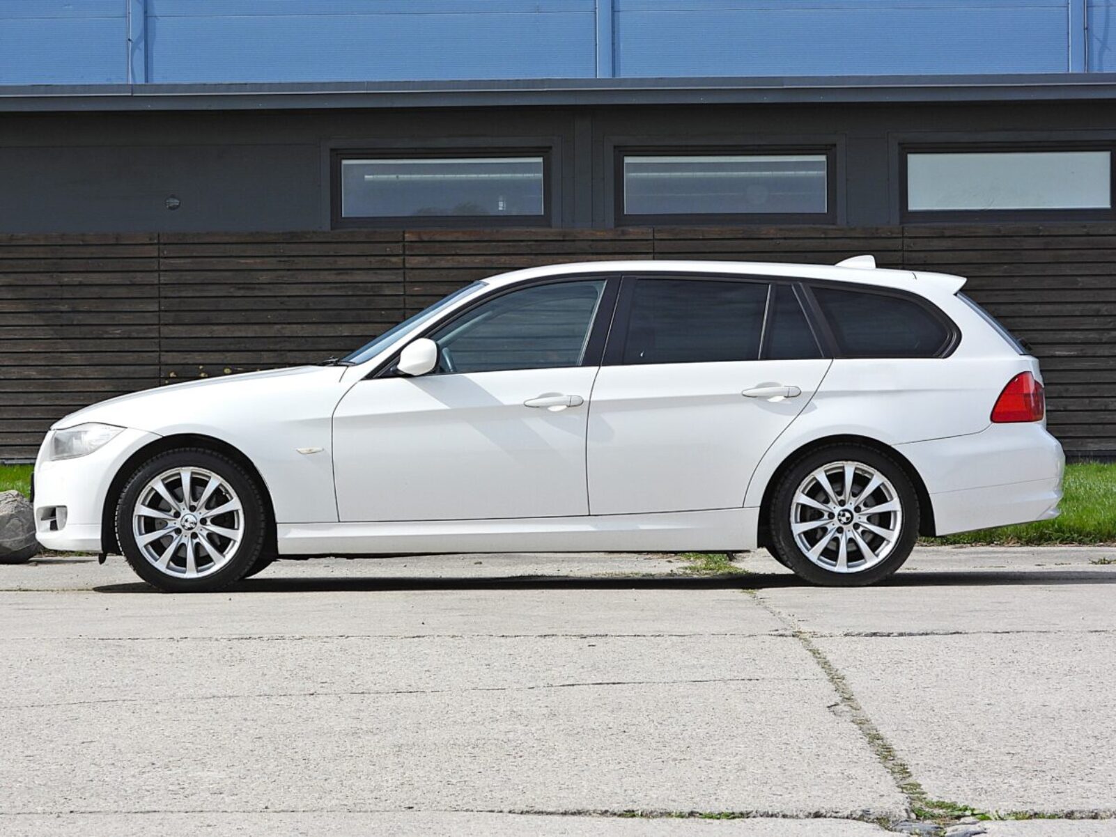 BMW 318 FACE-LIFT