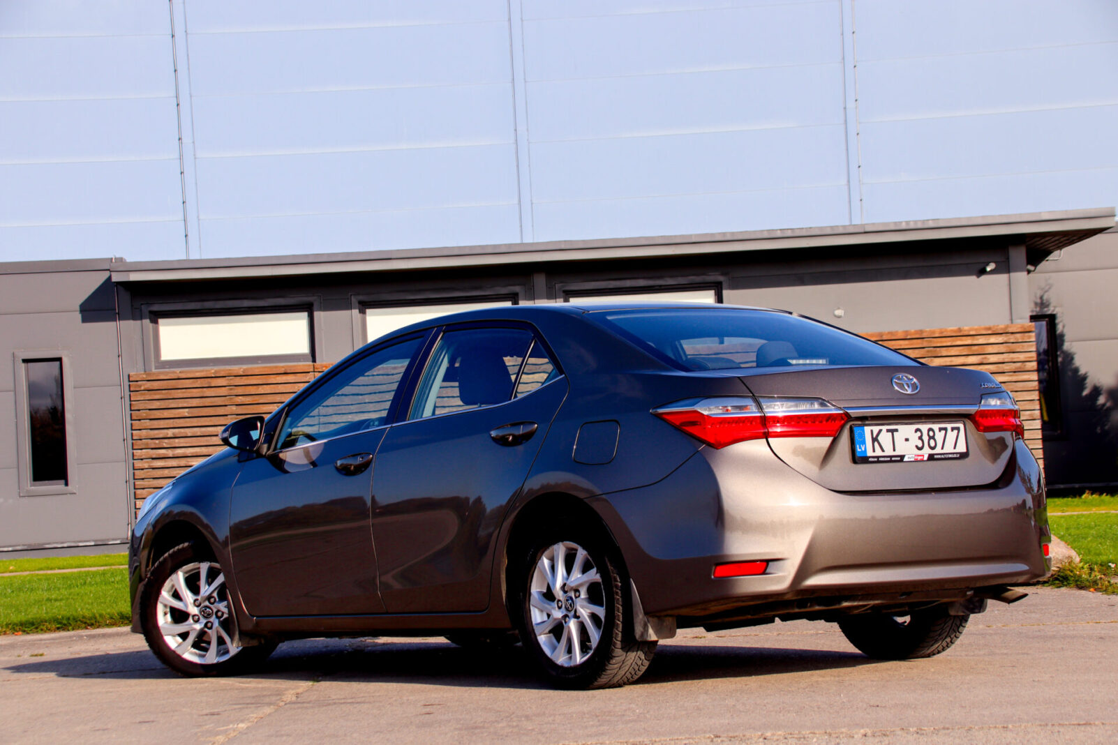 TOYOTA COROLLA