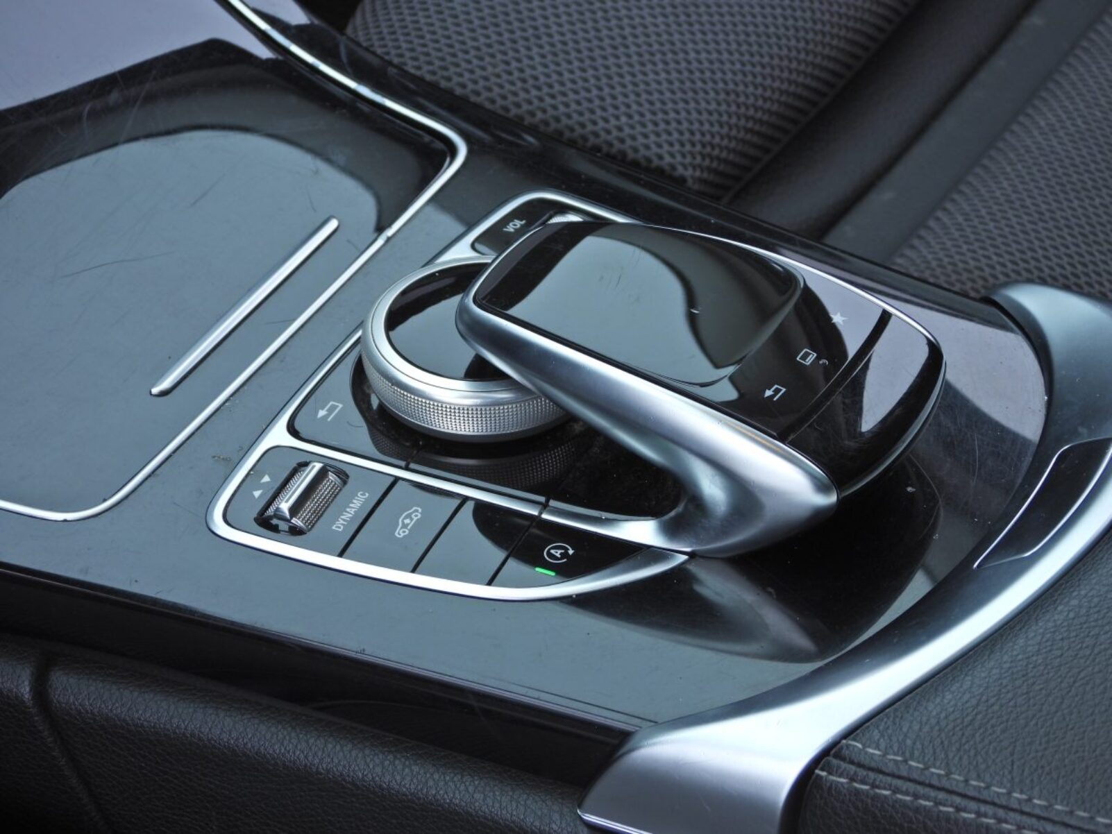 MERCEDES BENZ C220 D