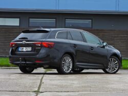 TOYOTA AVENSIS