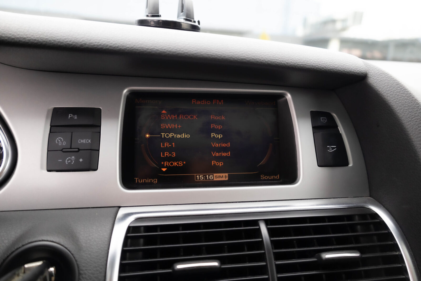 AUDI Q7 S-line